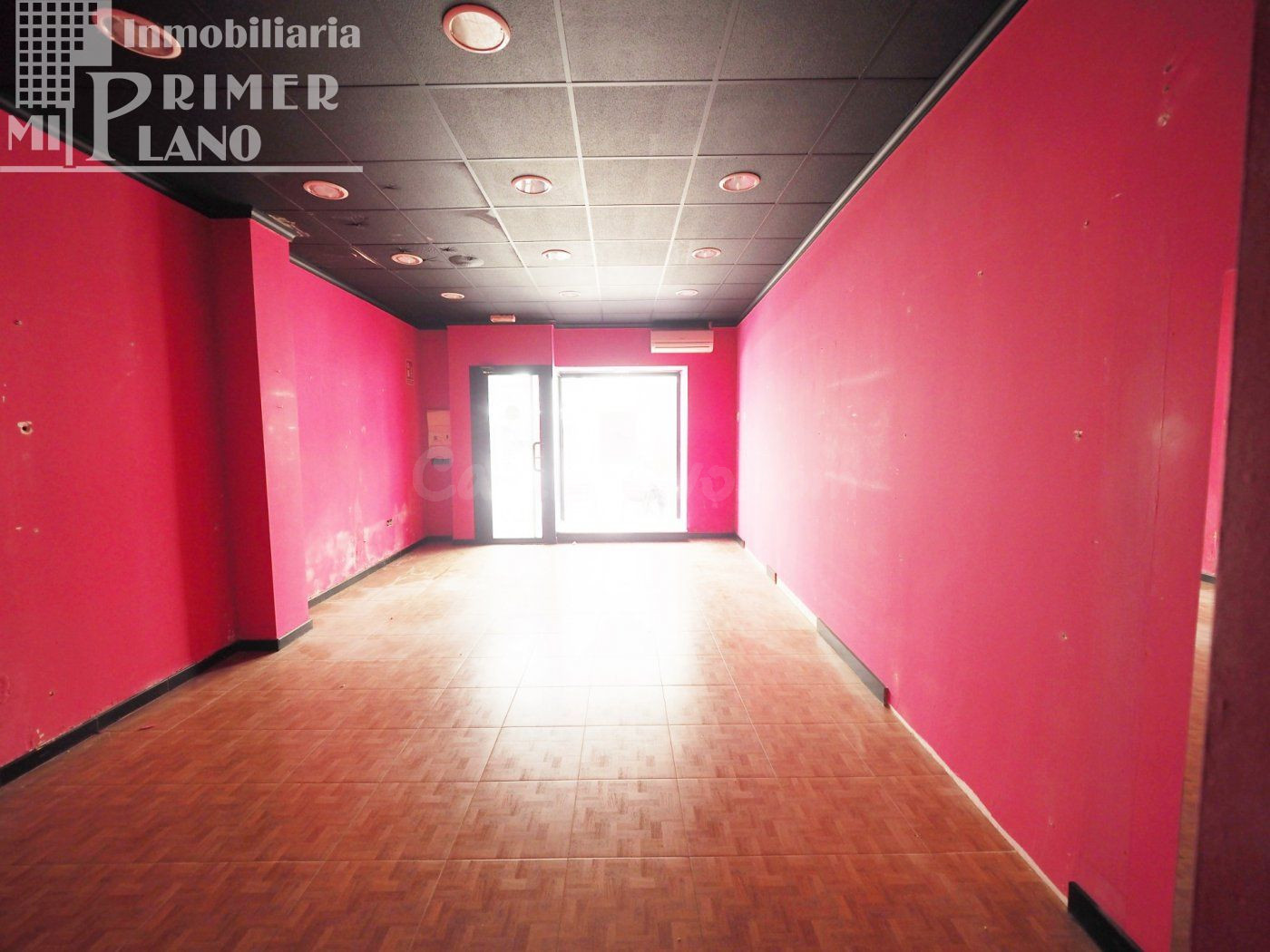 Se alquila local comercial en la zona centro de Tomelloso por solo 450 euros mes