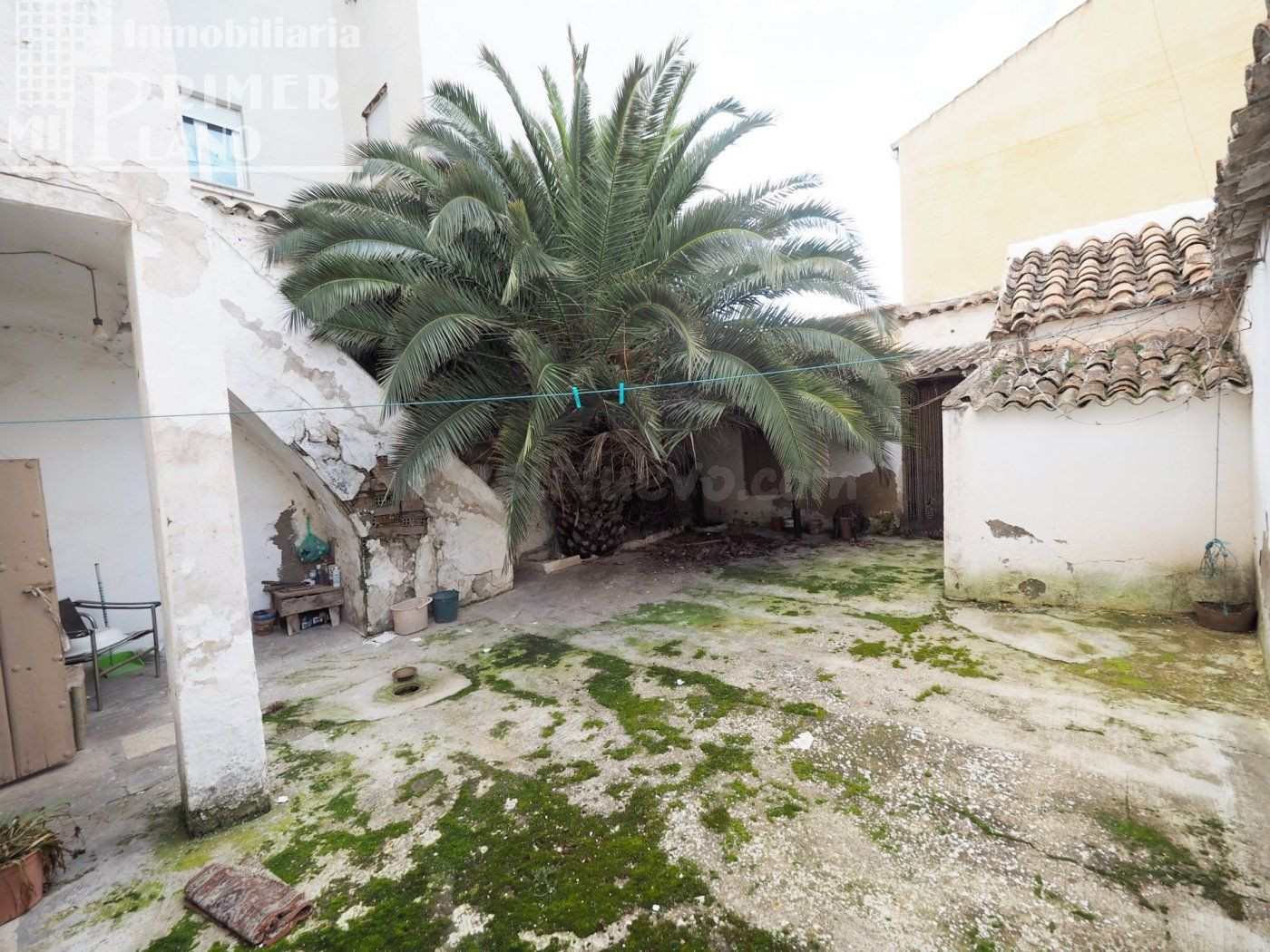 Vivienda de 2 plantas en pleno centro de Tomelloso en calle Socuellamos para reformar, con 275 m2