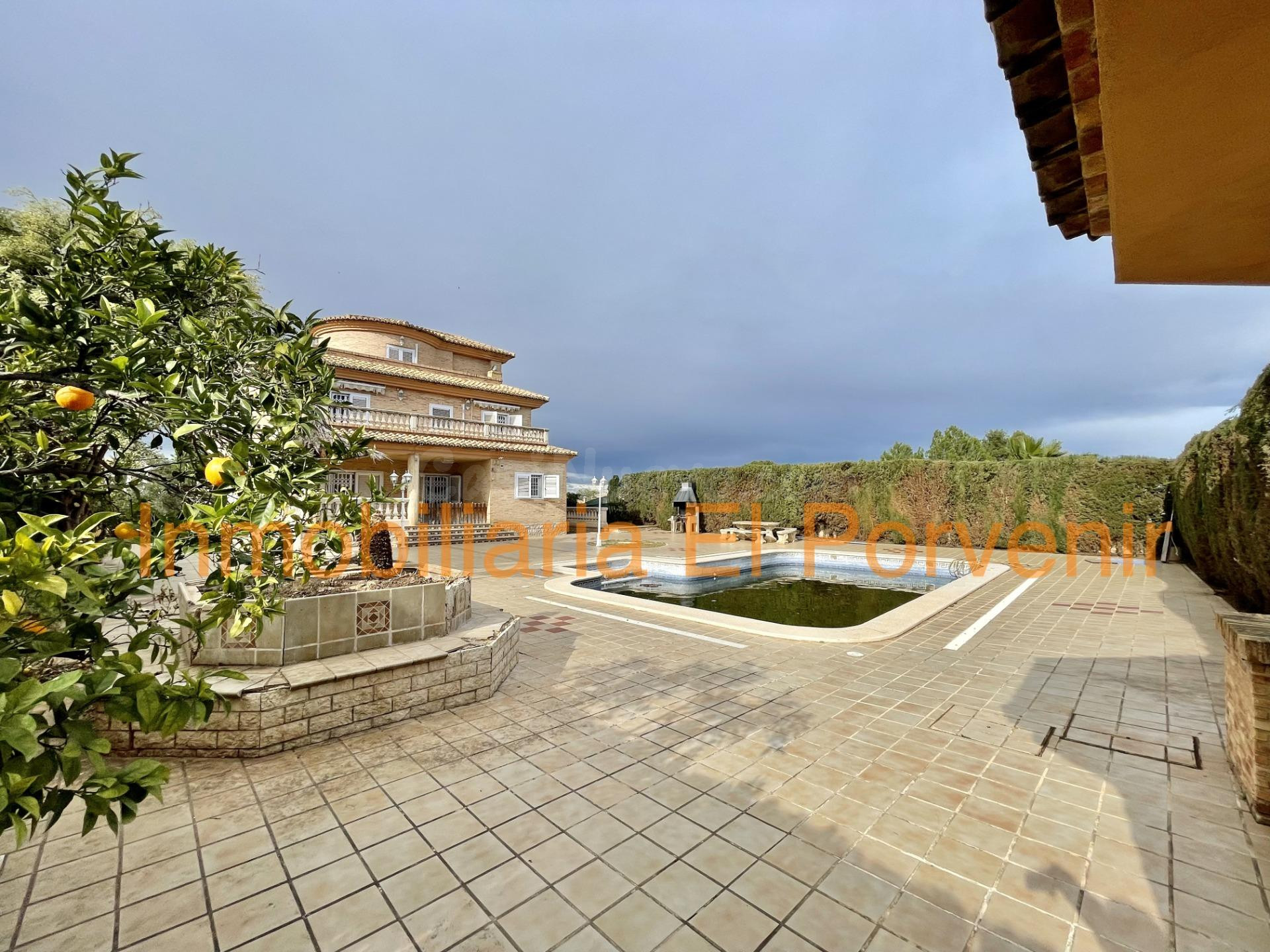Chalet 6 habitaciones 445m² en venta - Zona Avenida Alta-Auditorio