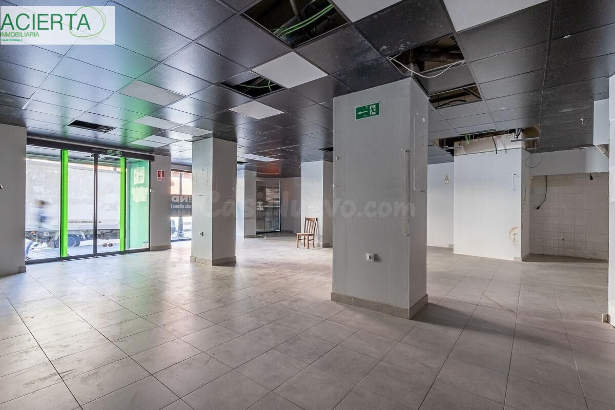 ¡Local en Acera del Darro frente al Corte Inglés!
