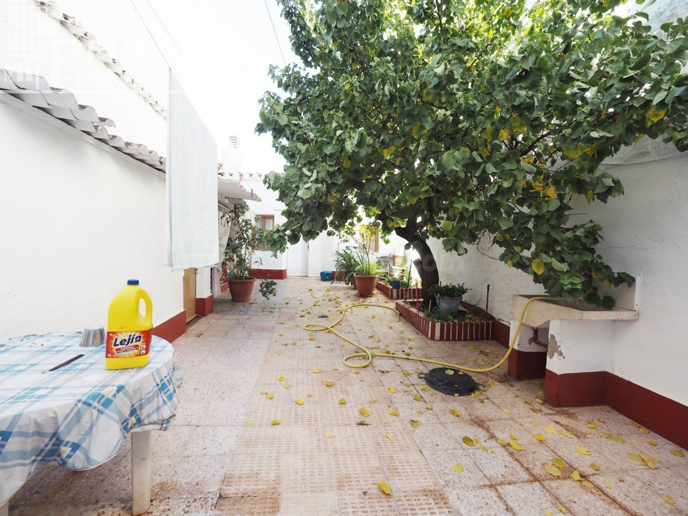 *Casa de dos plantas en pleno centro de Tomelloso junto a plaza de España*