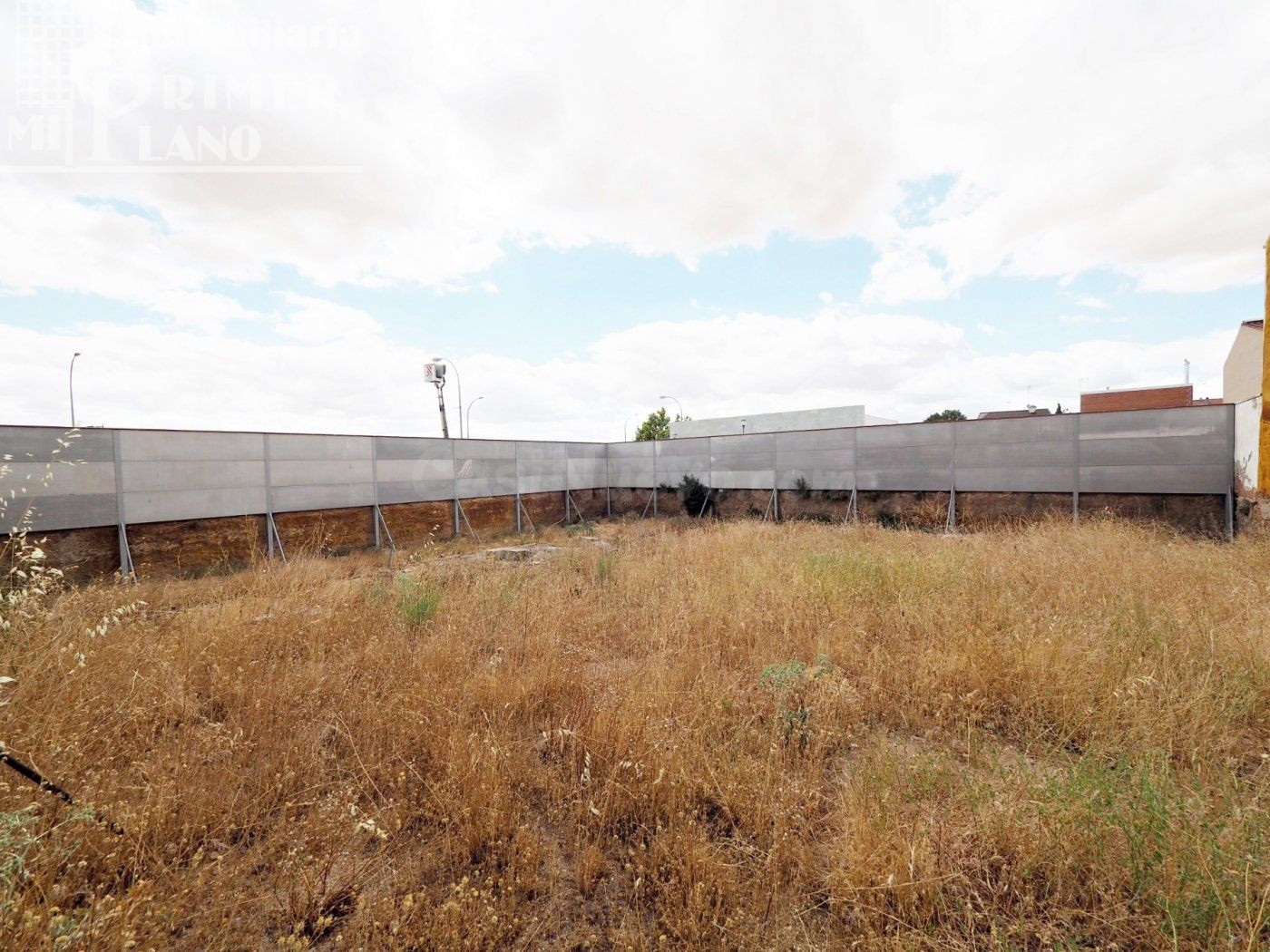 Solar en avenida Juan Carlos I esquina, 1000 m2 y 66 m fachada