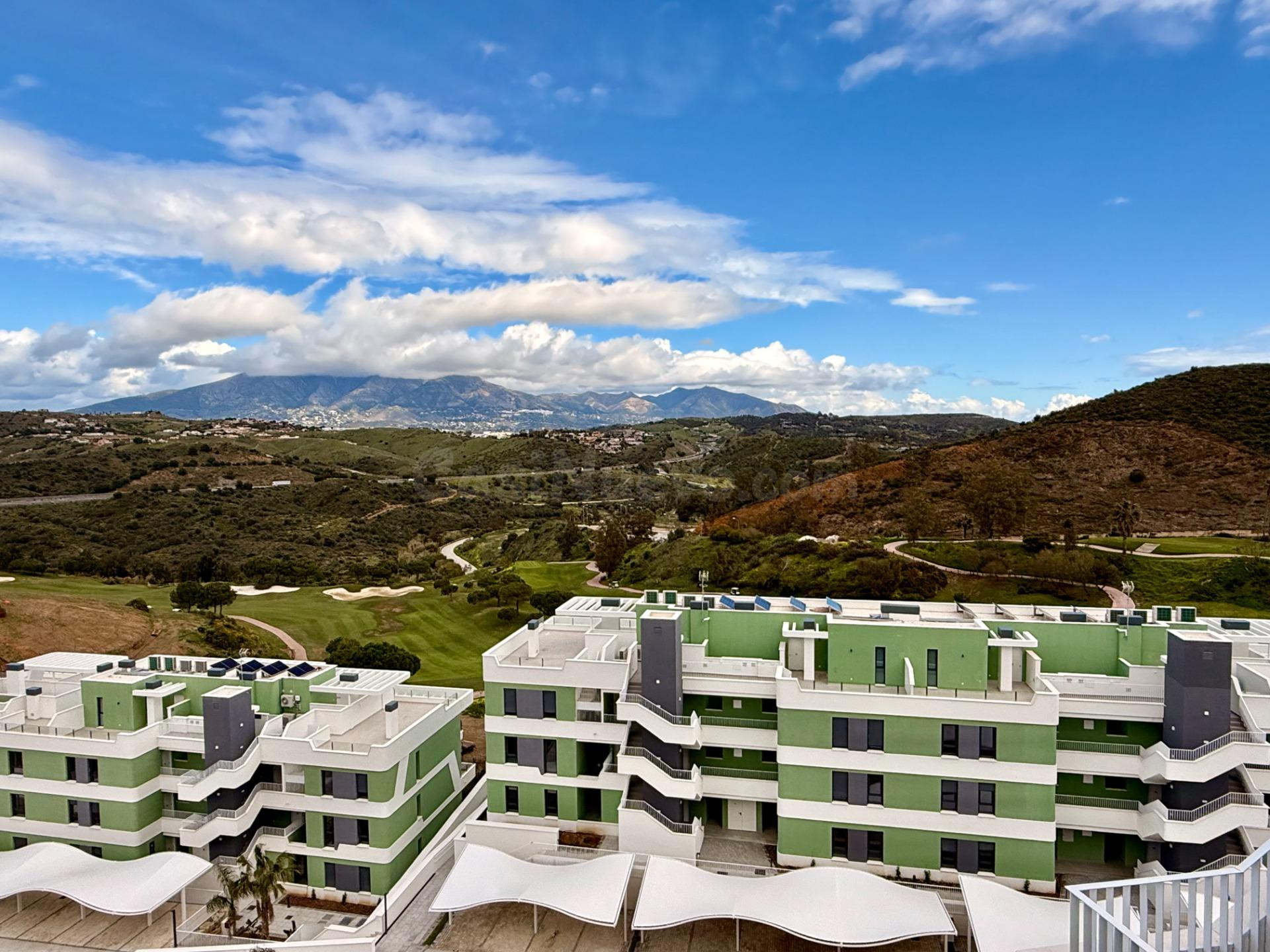 Venta de ático con dos dormitorios en Mijas Costa, Málaga, Costa del Sol