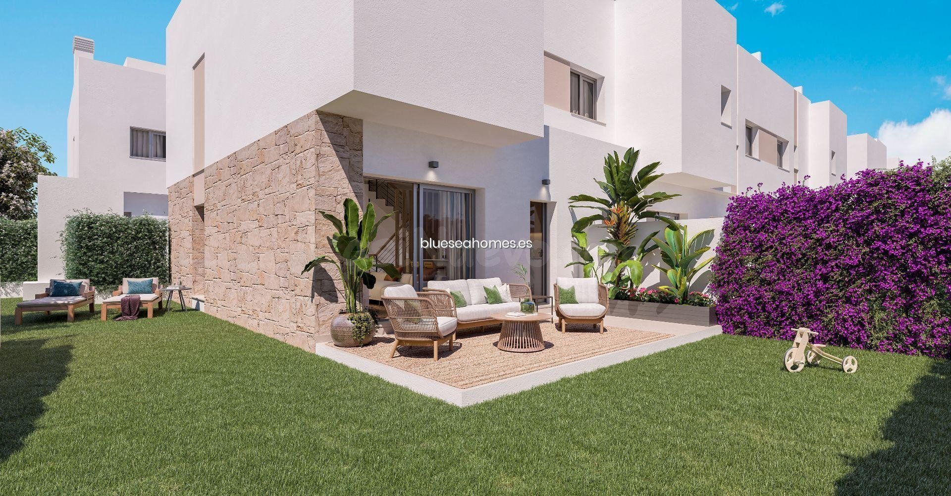 Venta de casa adosada con cuatro dormitorios en Churriana, Málaga, Costa del Sol