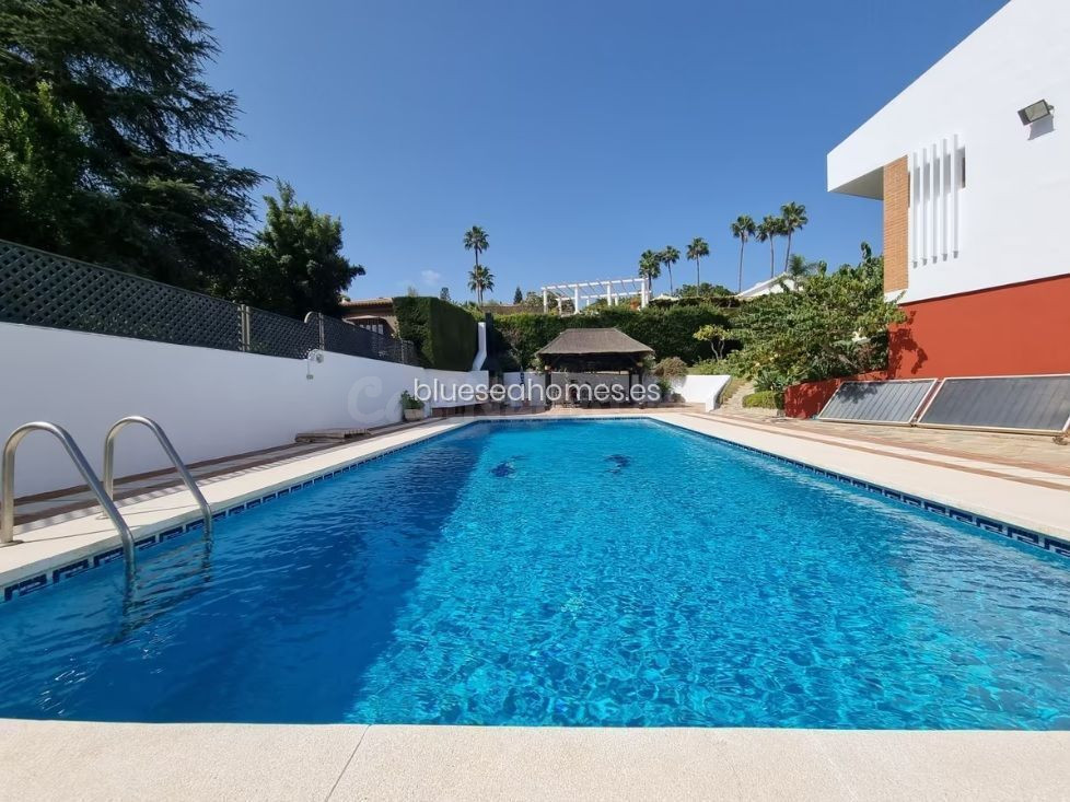 Venta de villa con cuatro dormitorios en Torremolinos, Málaga, Costa del Sol