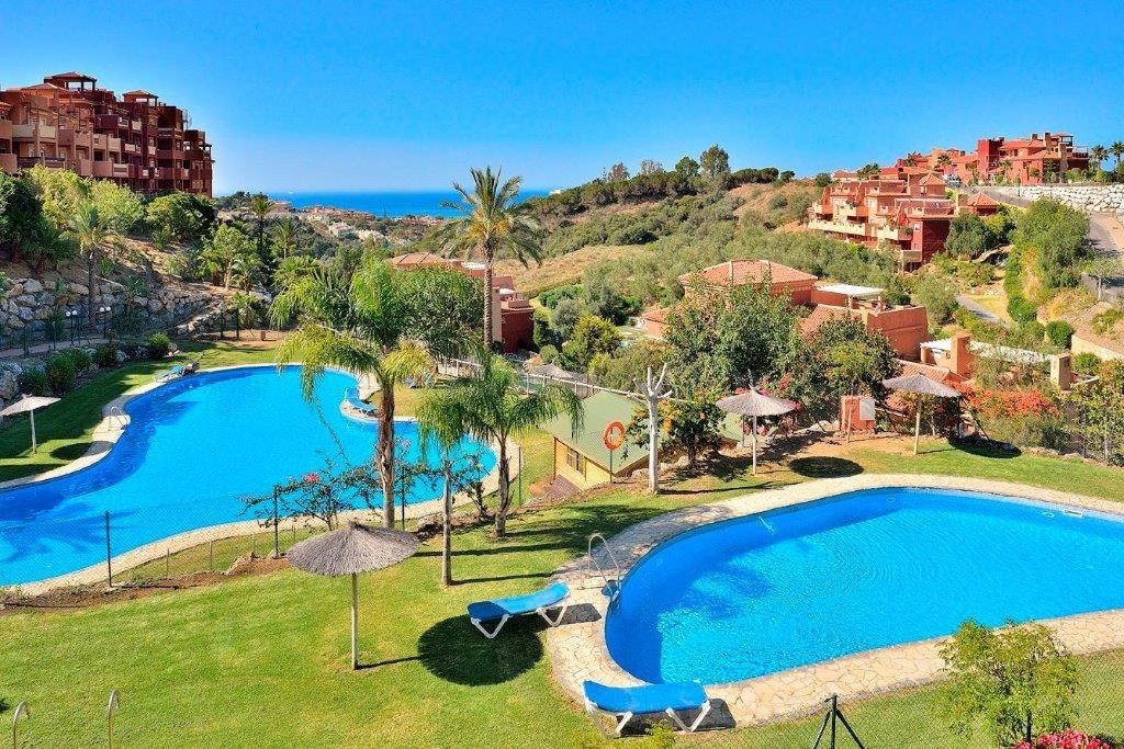 Venta de piso con dos dormitorios en Marbella, Málaga, Costa del Sol