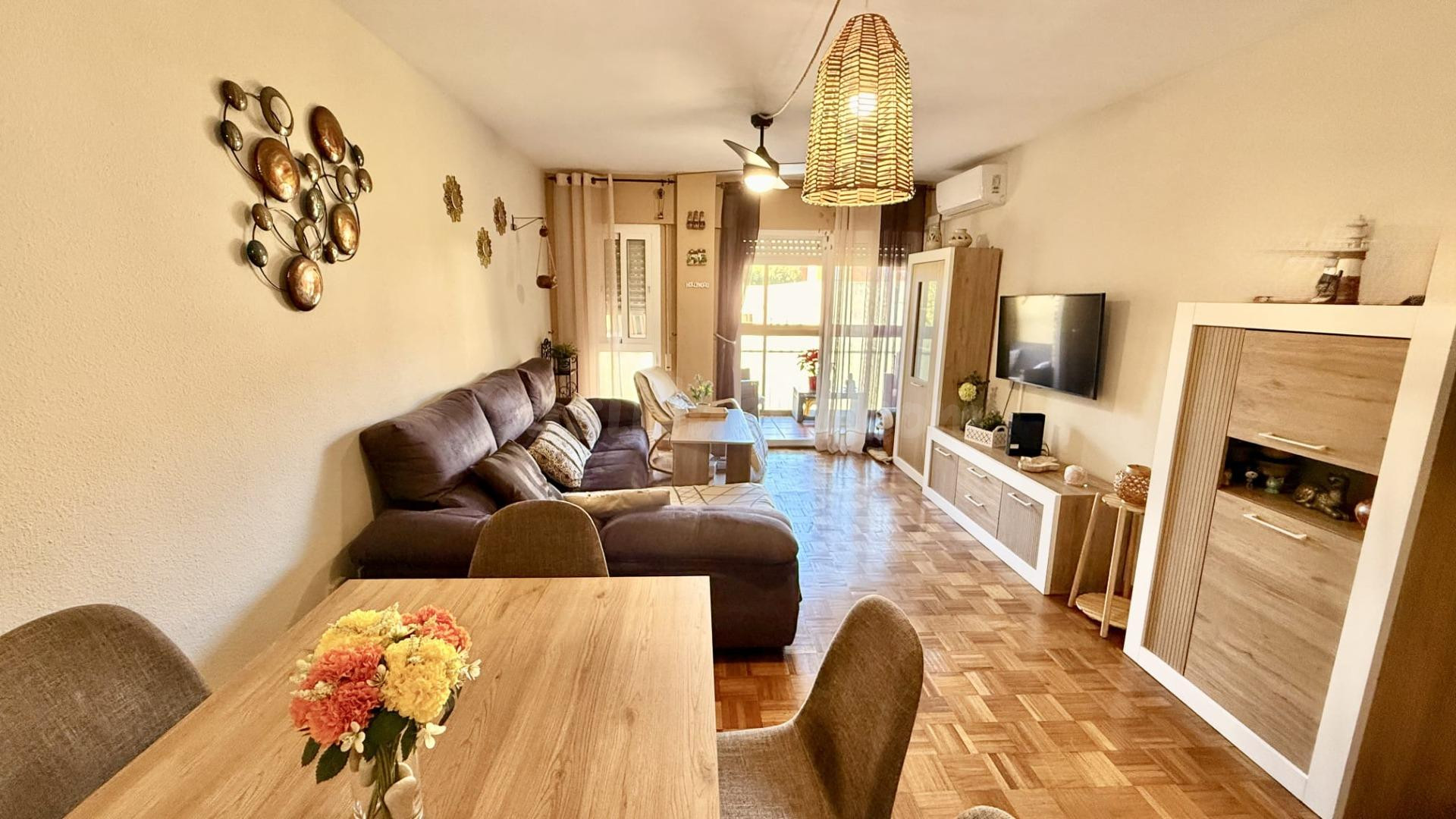 Venta de piso con cuatro dormitorios en Benalmádena, Málaga, Costa del Sol