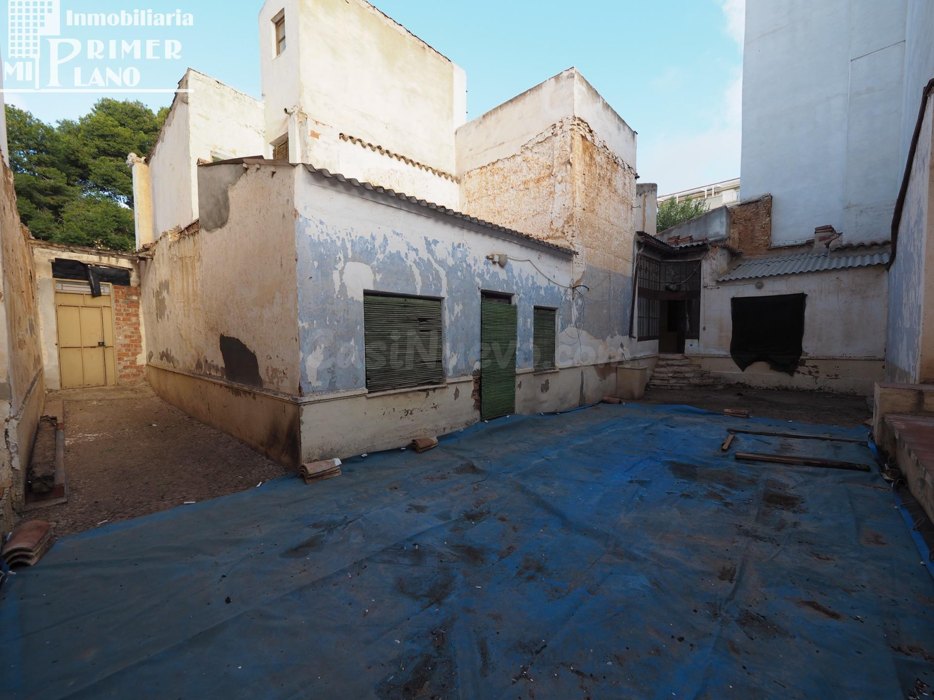 Se vende espectacular casa de planta baja en esquina en una de las mejores zonas de Tomelloso