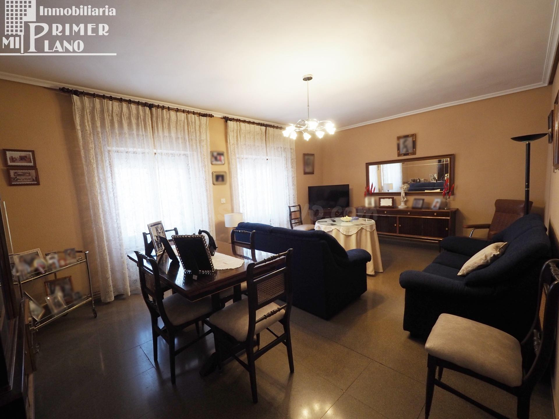 Se vende casa de 2 plantas en el centro de Tomelloso - foto 3