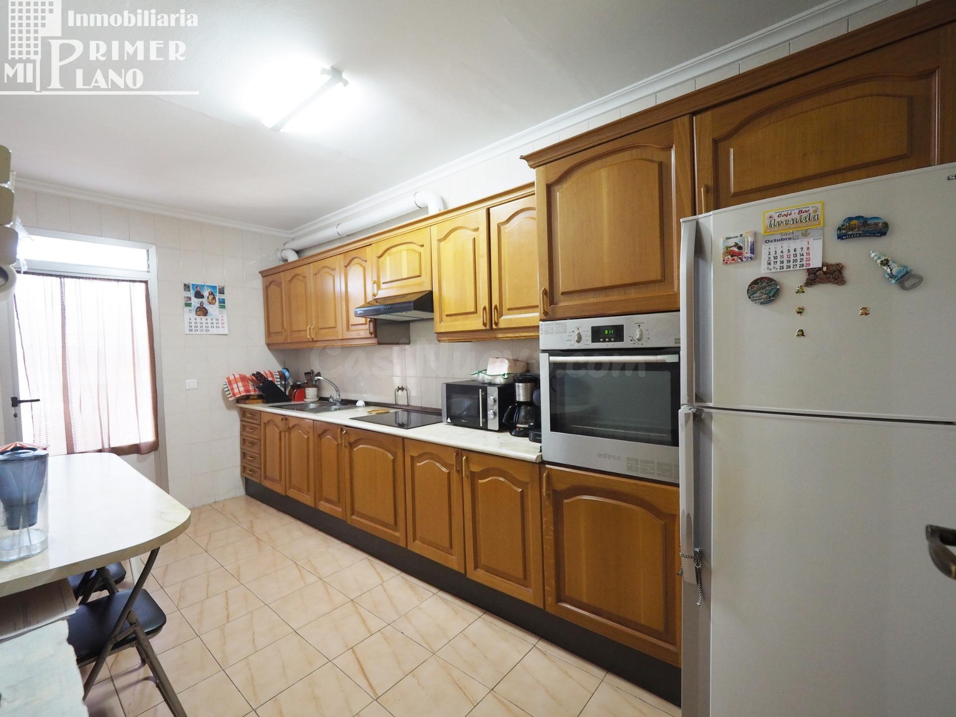 Se vende casa de 2 plantas en el centro de Tomelloso - foto 4