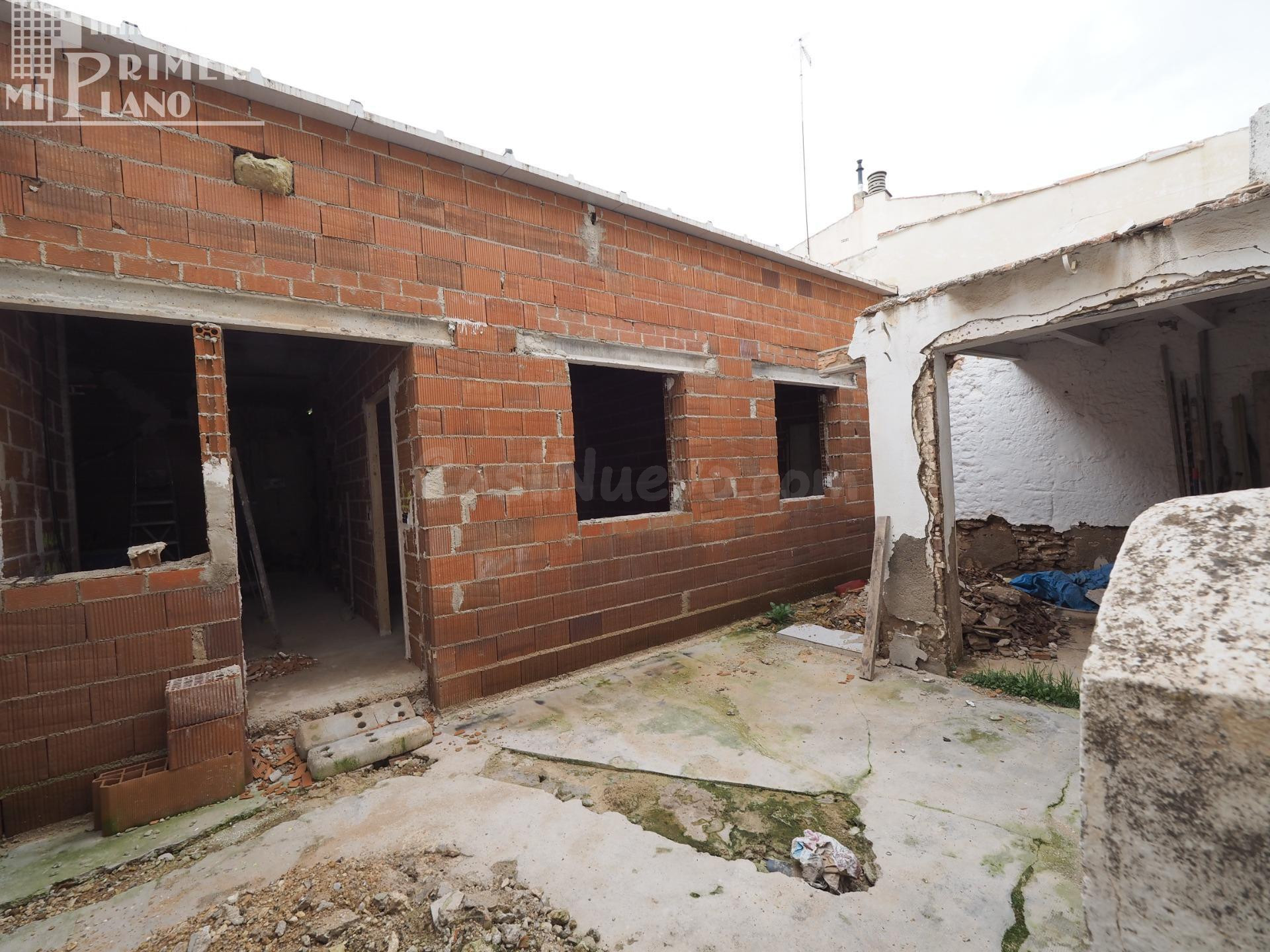 Casa en Tomelloso para terminar - Oportunidad Única por €85,000
