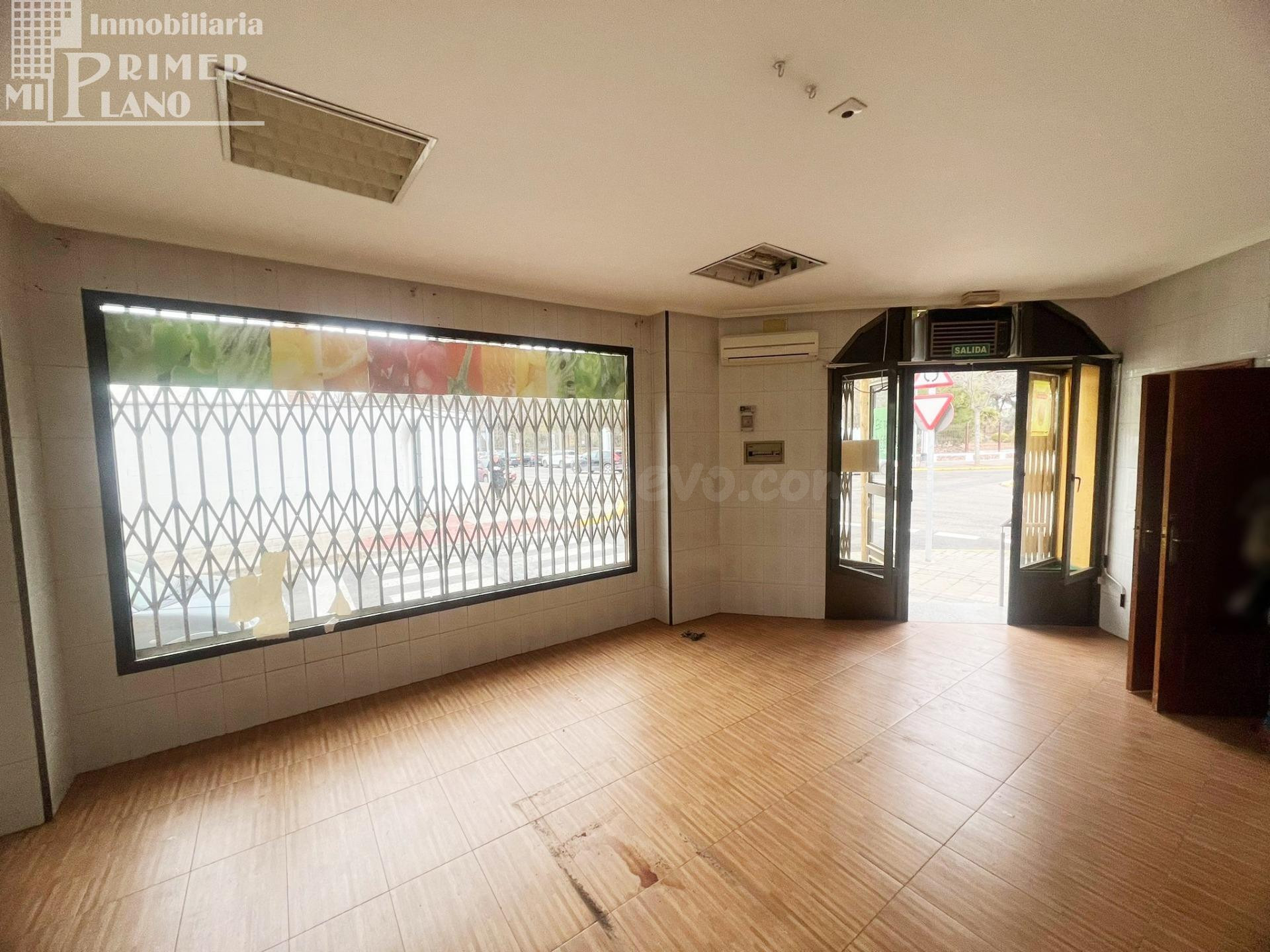 *Se vende local comercial en Manzanares por solo 27.000€*