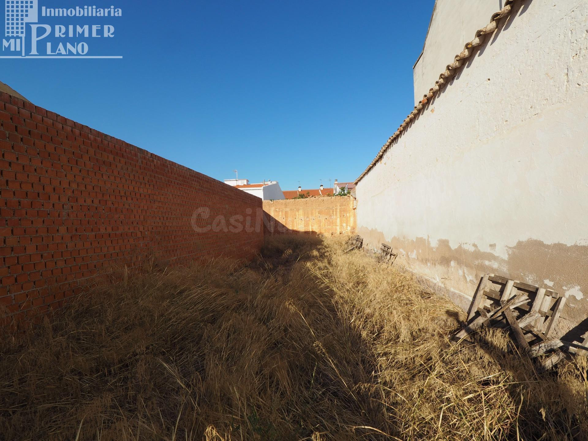 Solar en venta en pleno centro de Tomelloso – ¡Ubicación inmejorable!