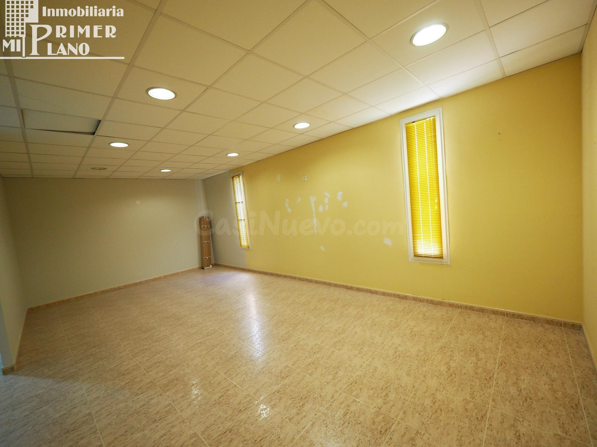 Local Comercial en Venta o Alquiler - Junto al Paseo Ramon ugena, Tomelloso