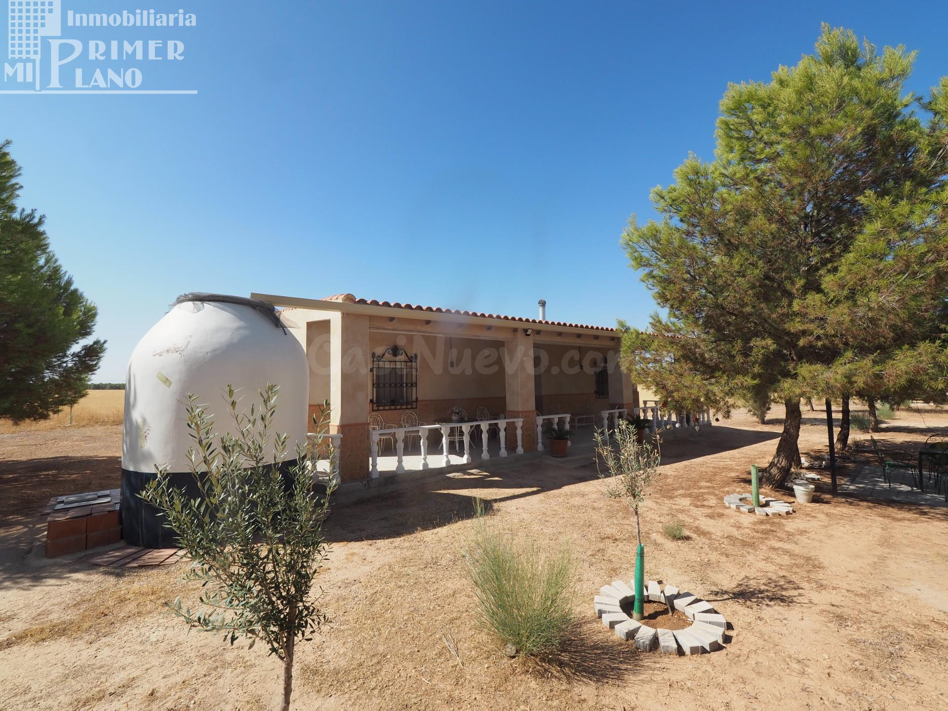 Chalet en Tomelloso -  Carretera Ossa e Montiel. NO TIENE AGUA Y LUZ DE GASOIL