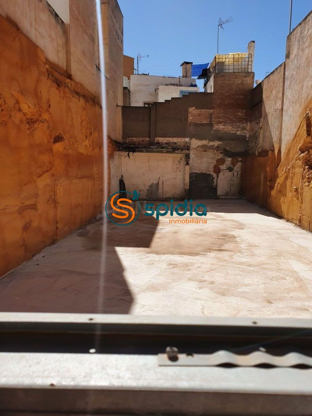 SOLAR DE 154 M2 PARA CONSTRUIR EN PLENO CENTRO