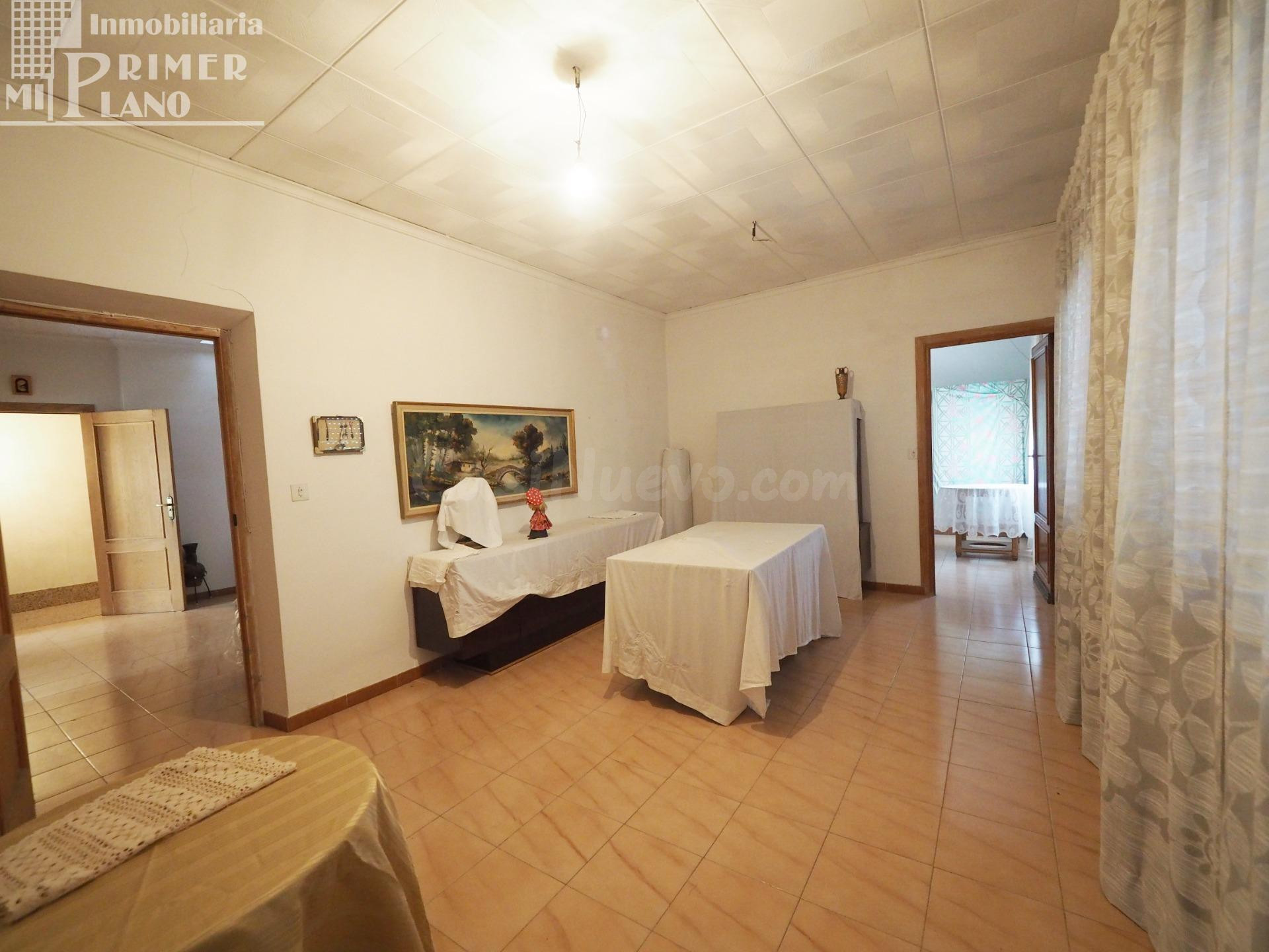 Amplia Casa en Tomelloso - Ideal para Familias