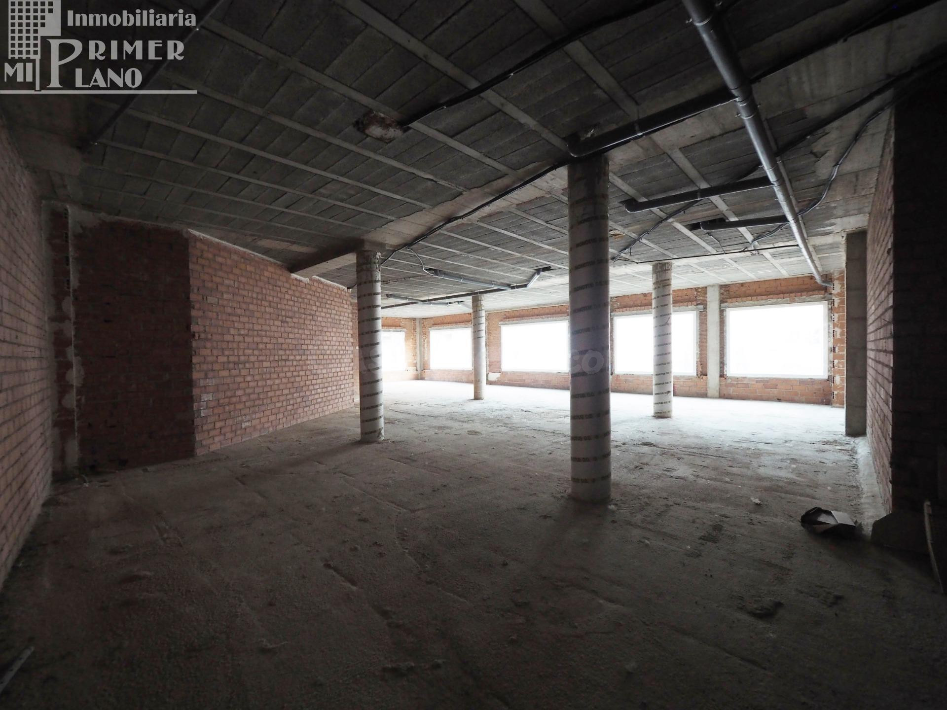 Amplio Local Comercial en el Corazón de Argamasilla de Alba
