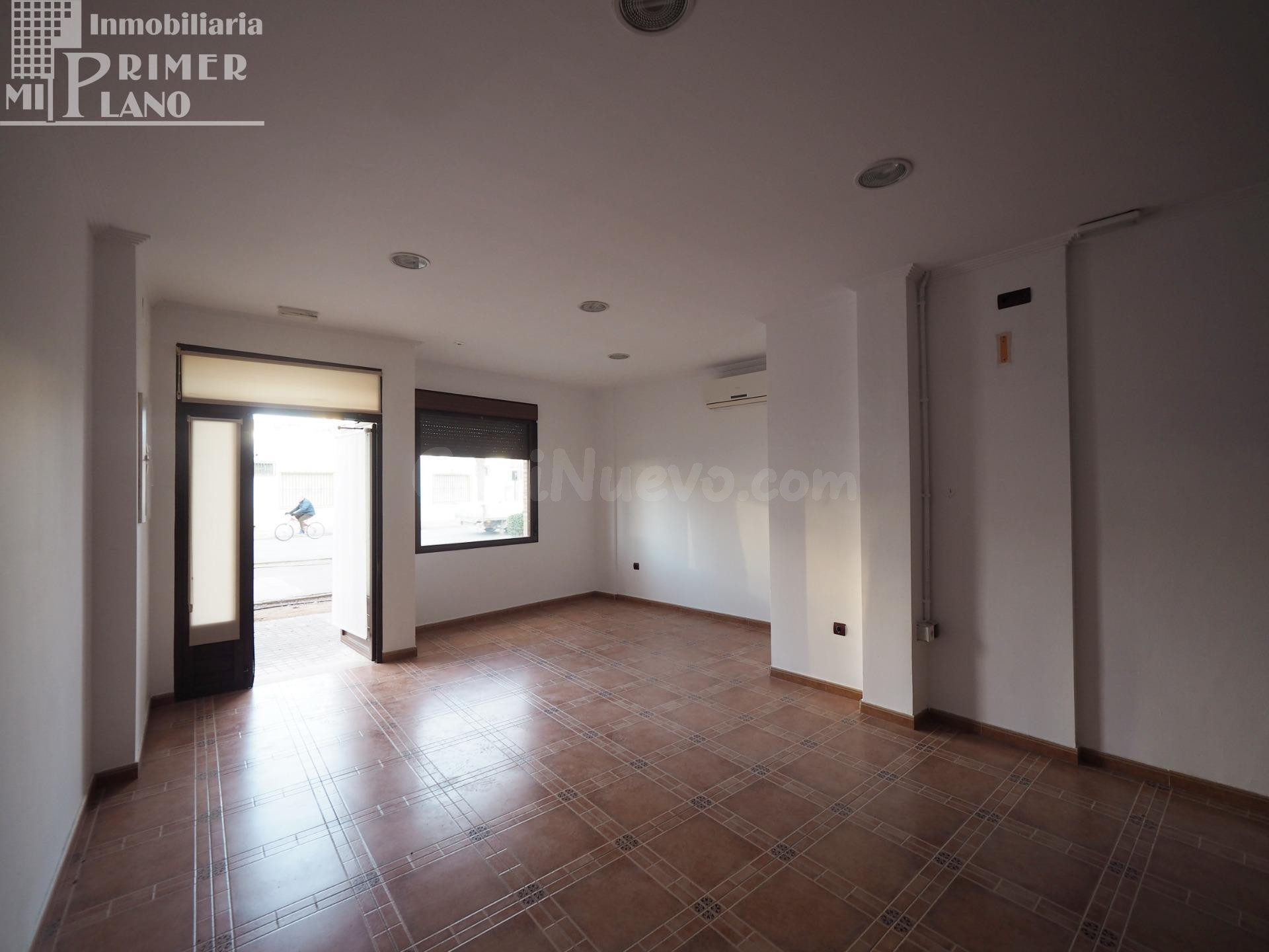 Local Comercial en Alquiler en Calle Doña Crisanta, Tomelloso