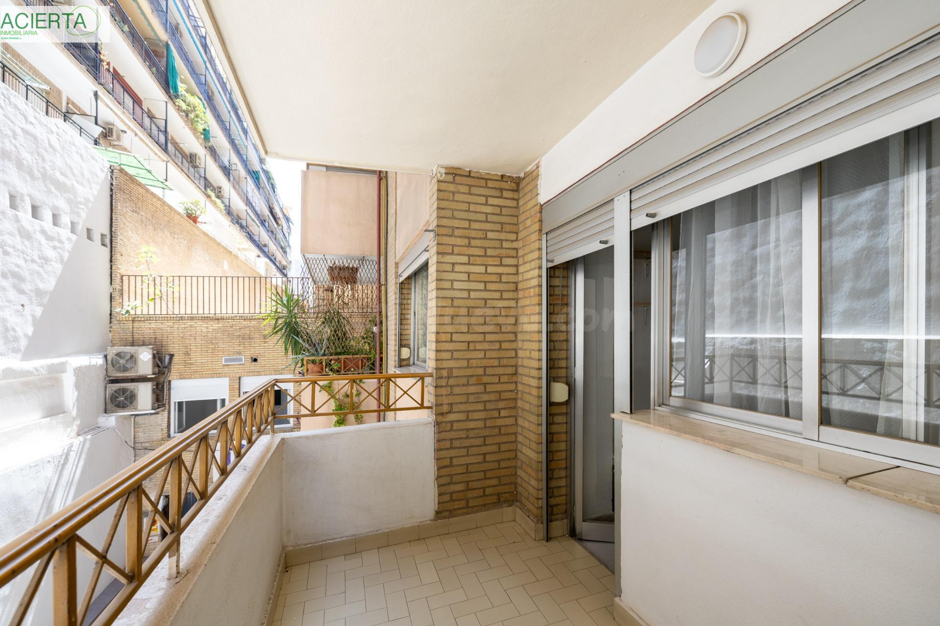 PISO DE 1 DORMITORIO CON TERRAZA Y EXCELENTE UBICACIÓN JUNTO AL MERCADONA