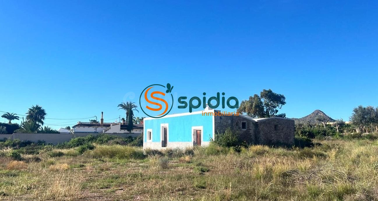 VENTA DE PINTORESCO CORTIJO EN PULPÍ