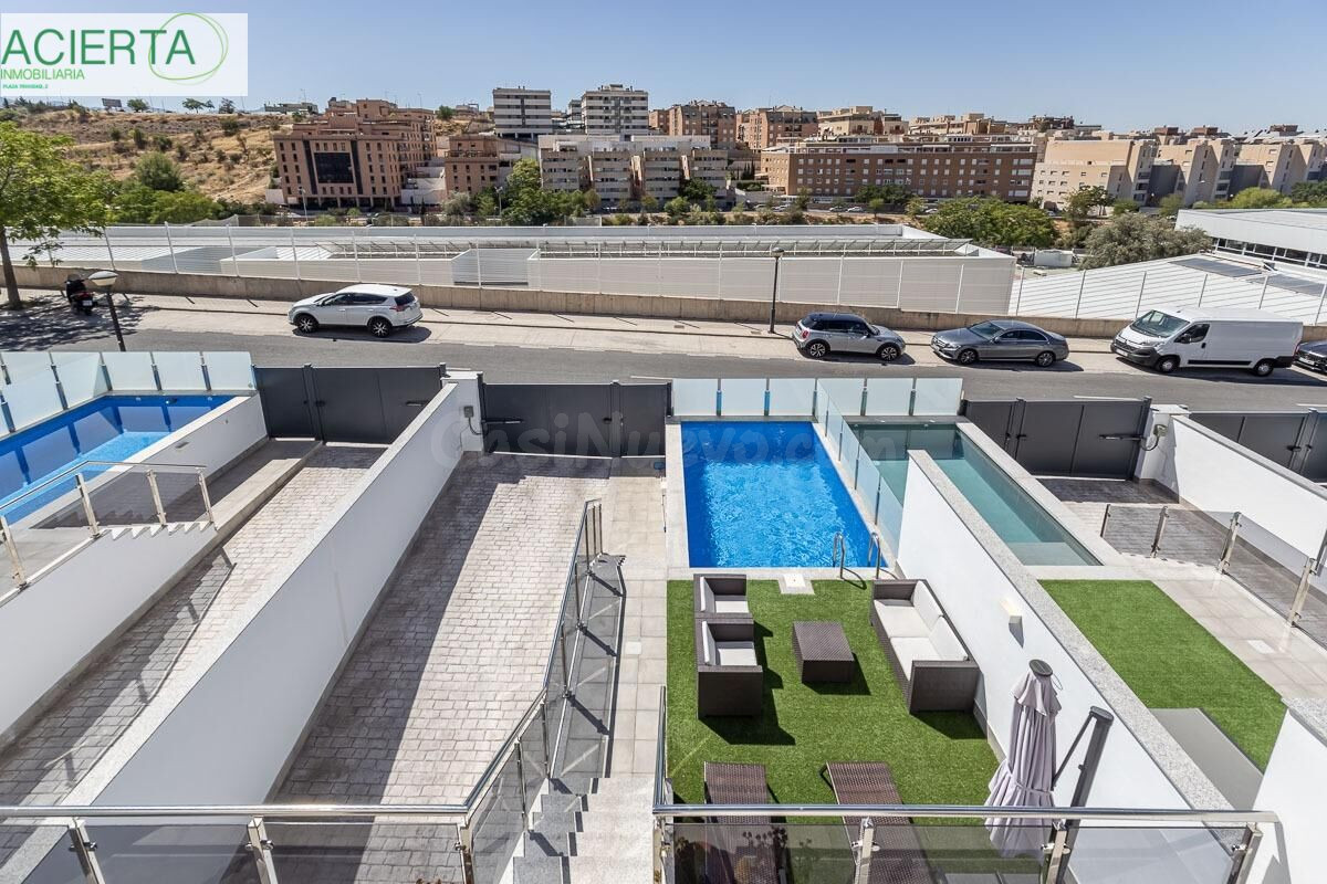 Vivienda de lujo en Urbanización SERRALLO HILLS.