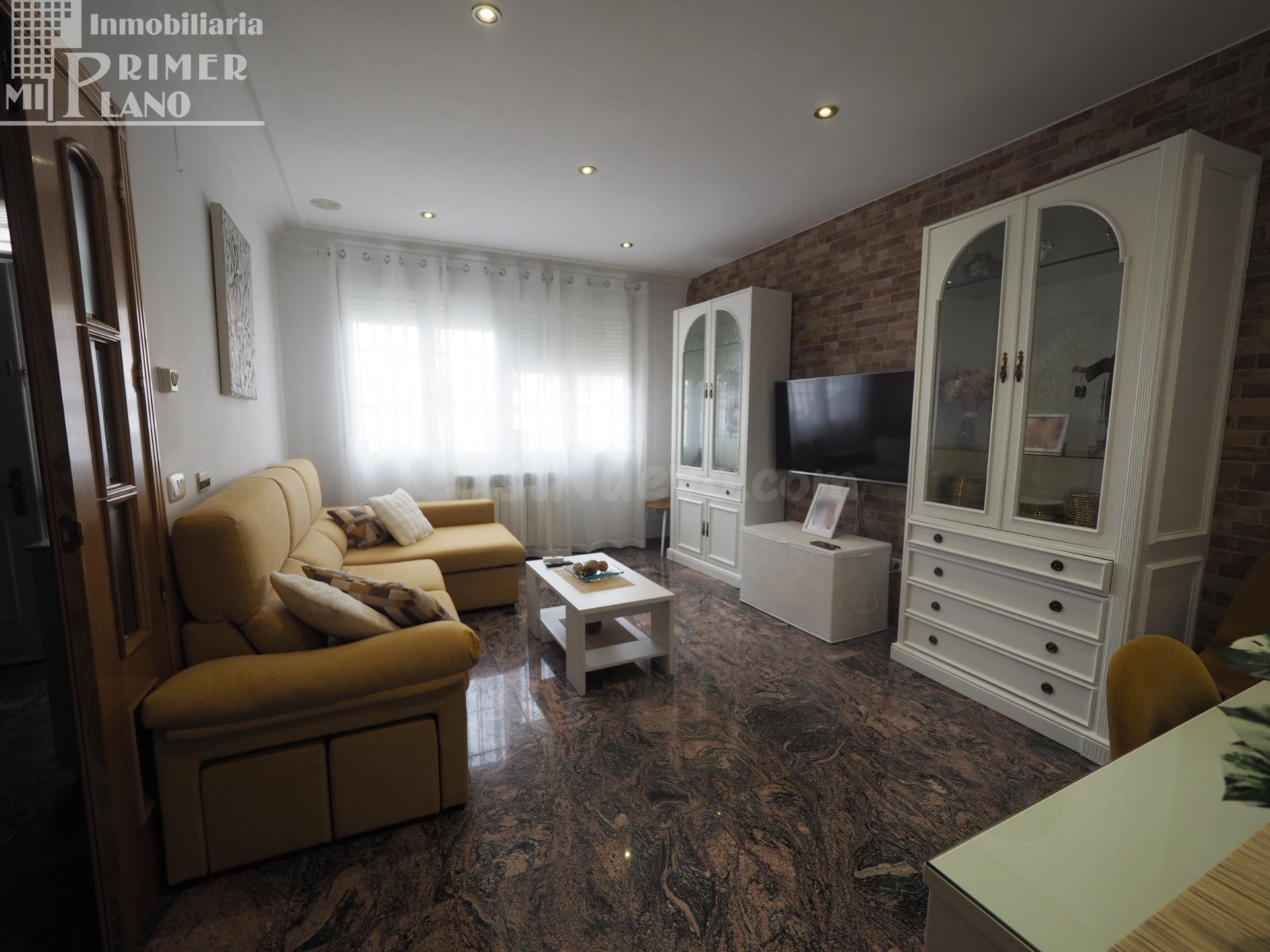 Amplio Adosado en Tomelloso, Ideal para Familias - €190.000