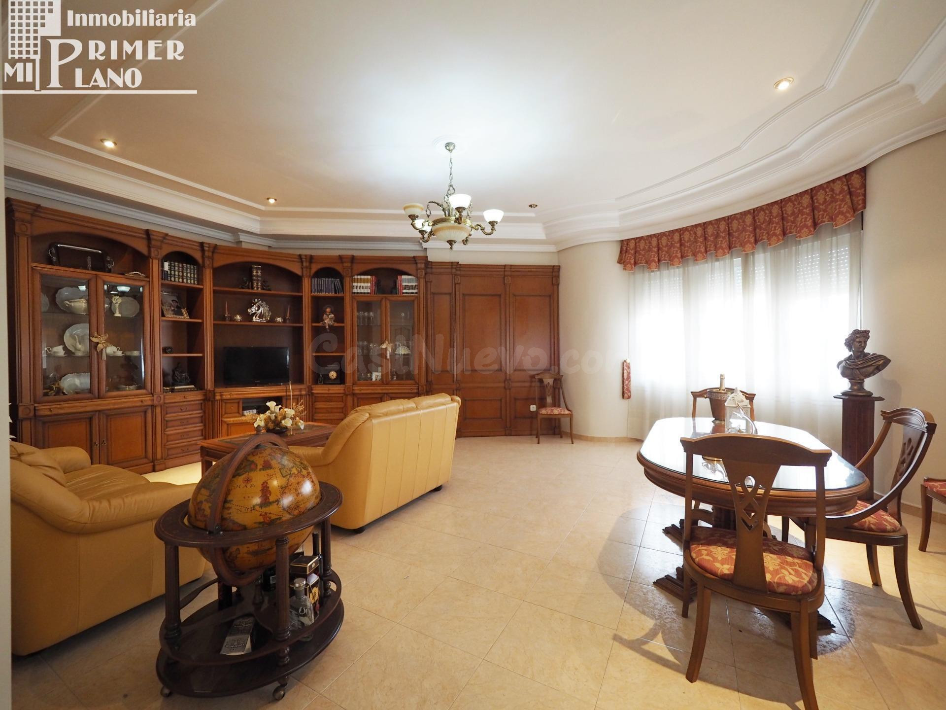 *Espectacular Casa Independiente en Esquina en Tomelloso por 173.000€*