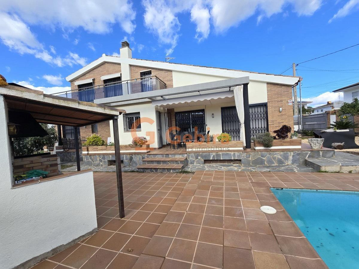 CASA INDEPENDIENTE CON PISCINA PRIVADA EN SEGUR DE CALAFELL