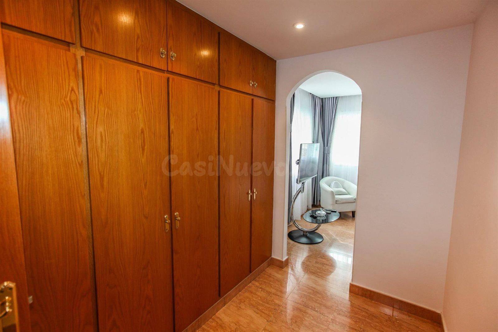 Chalet Independiente en venta en Roda De Bara - foto 5
