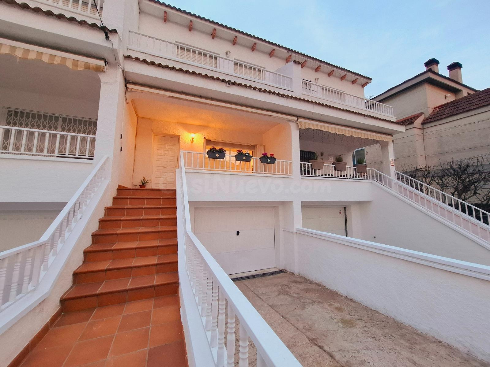 Chalet adosado en Segur de Calafell – Zona Centro, con pisci