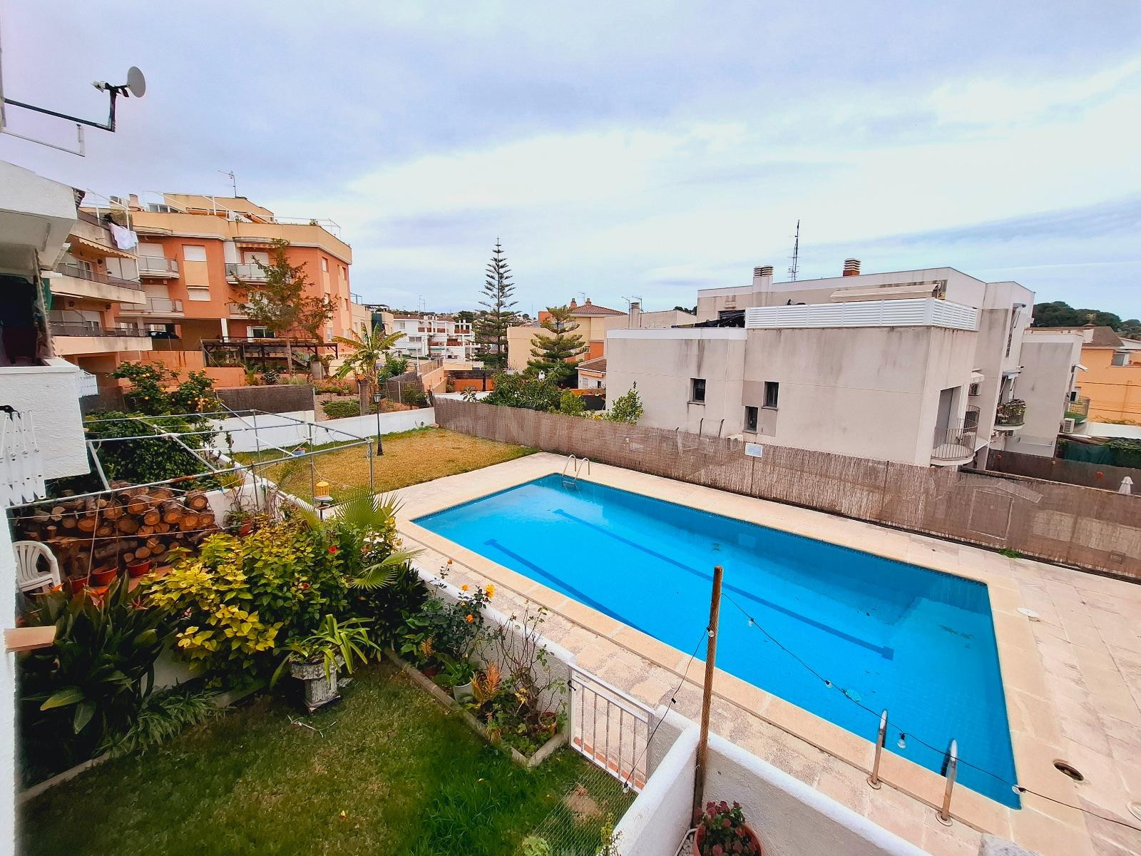 Chalet adosado en Segur de Calafell – Zona Centro, con pisci - foto 2