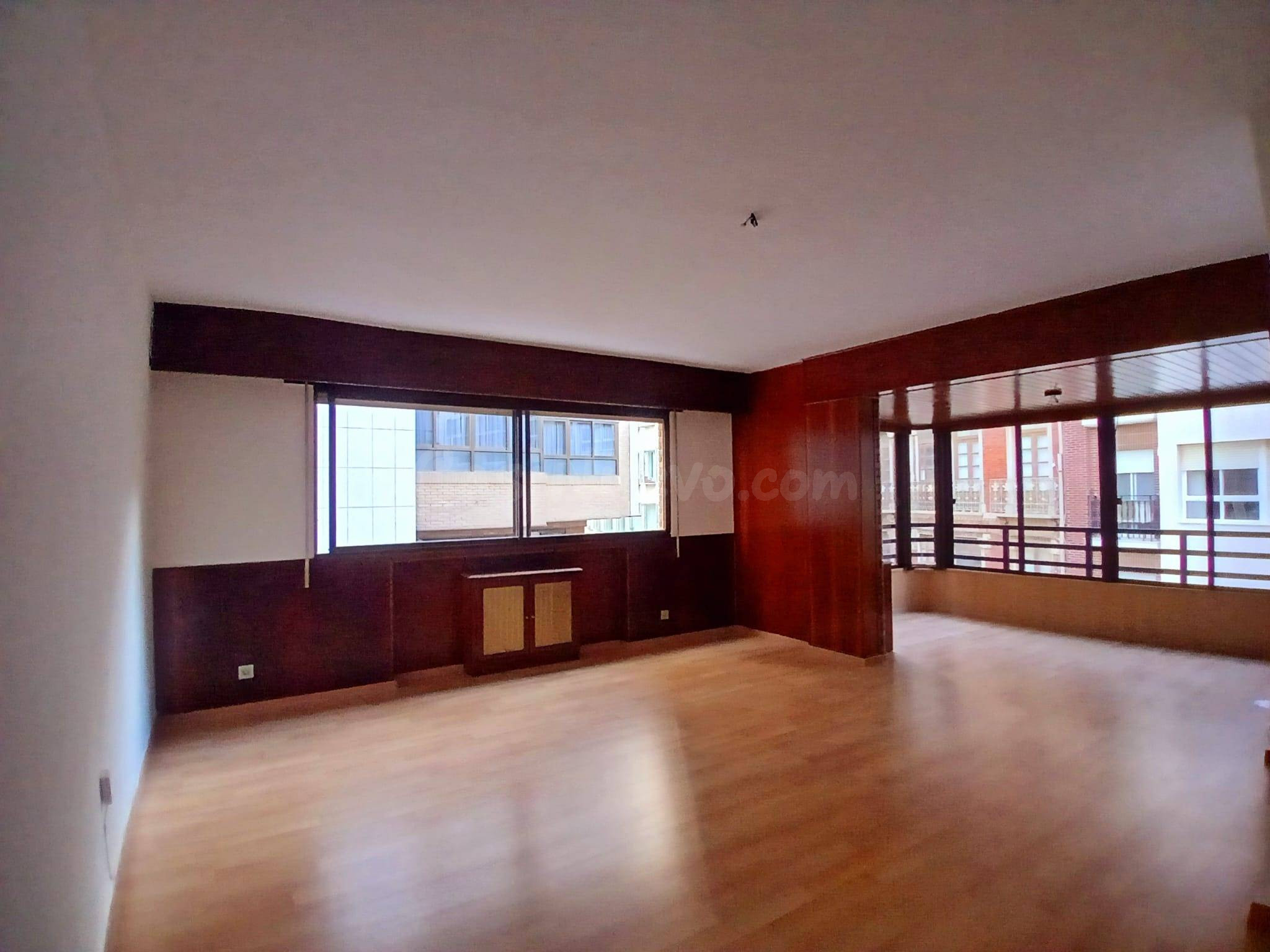 PISO ALQUILER SIN MUEBLES. CON PLAZA DE GARAJE. ZONA CENTRO
