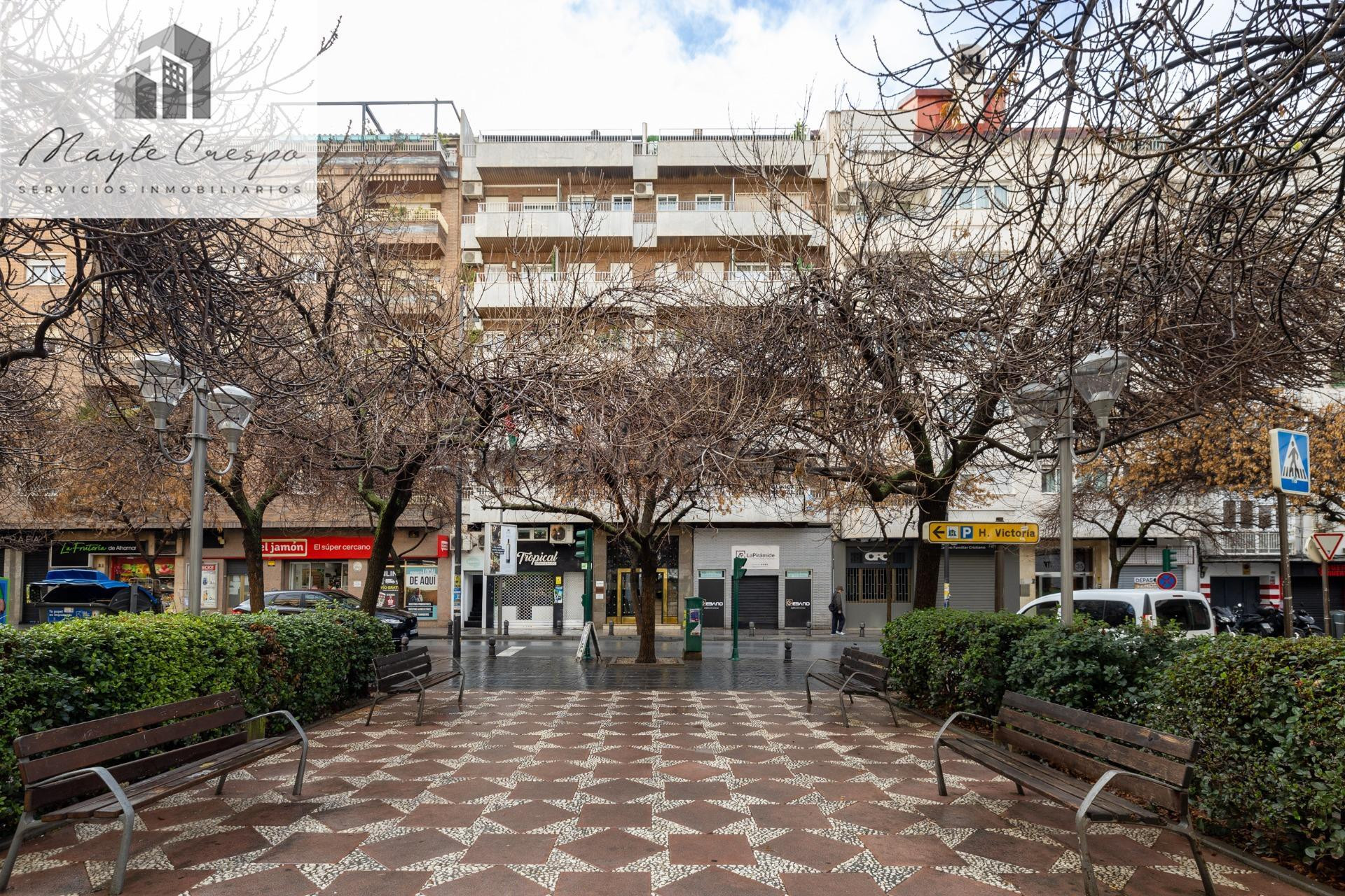 TU NUEVO PISO EN ALHAMAR TE ESTA ESPERANDO