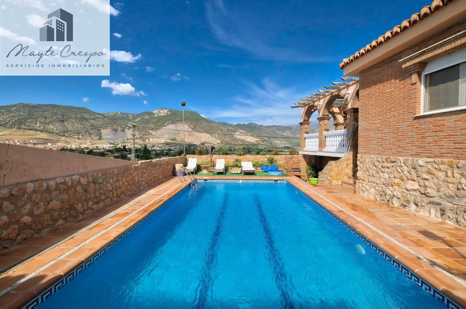 Espectacular cortijo con encanto, piscina y vistas a Sierra Nevada en Padul