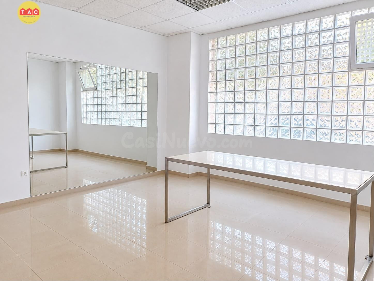 Local comercial en Huelva - foto 2