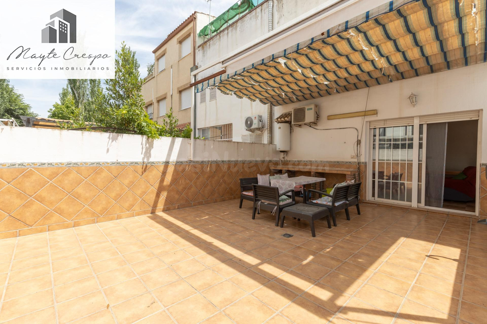 OPORTUNIDAD EN VENTA DE CASA ADOSADA DE TRES DORMITORIOS EN MARACENA
