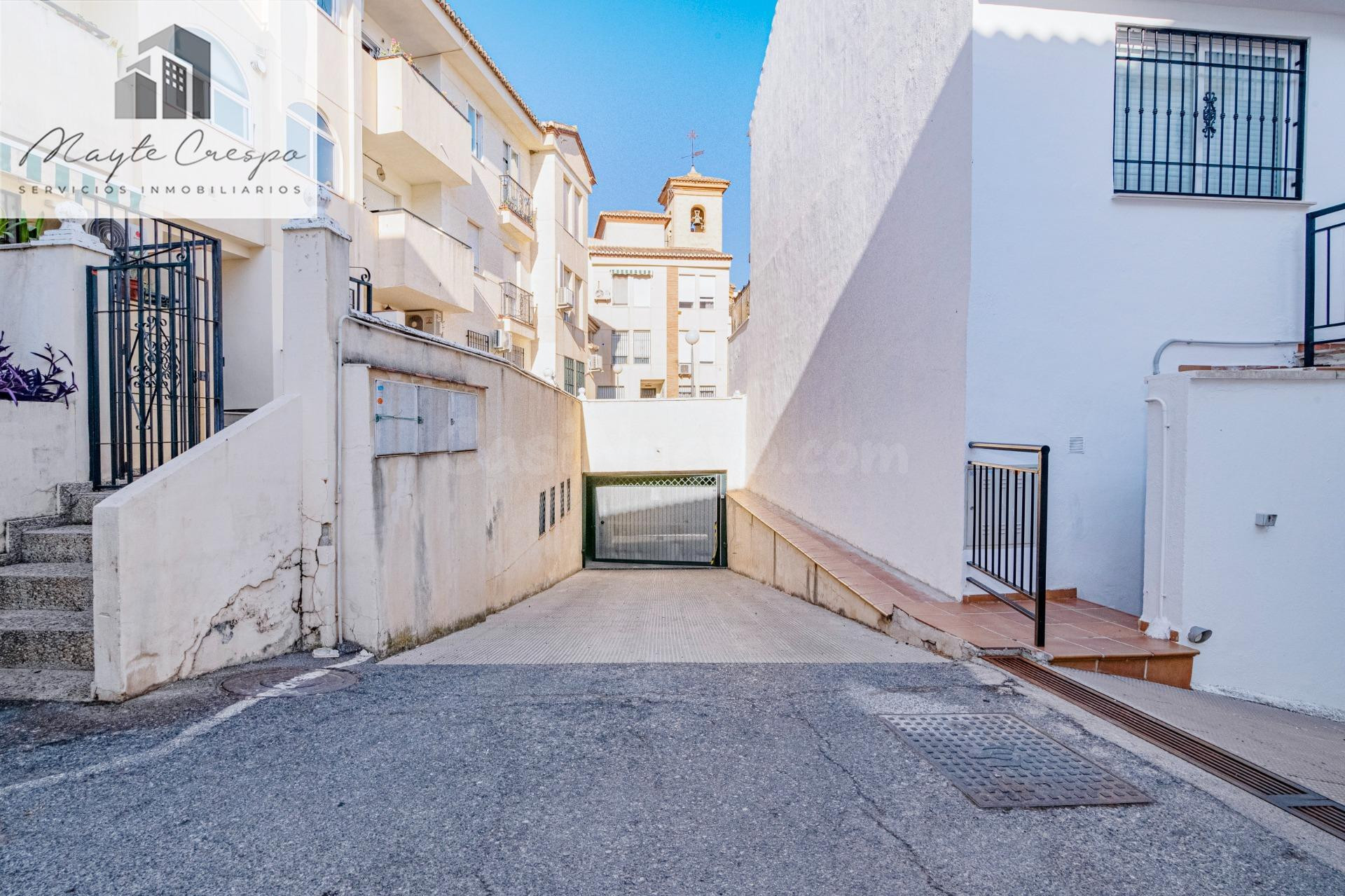 Plaza de Garaje en Cajar - Ideal para Su Vehículo