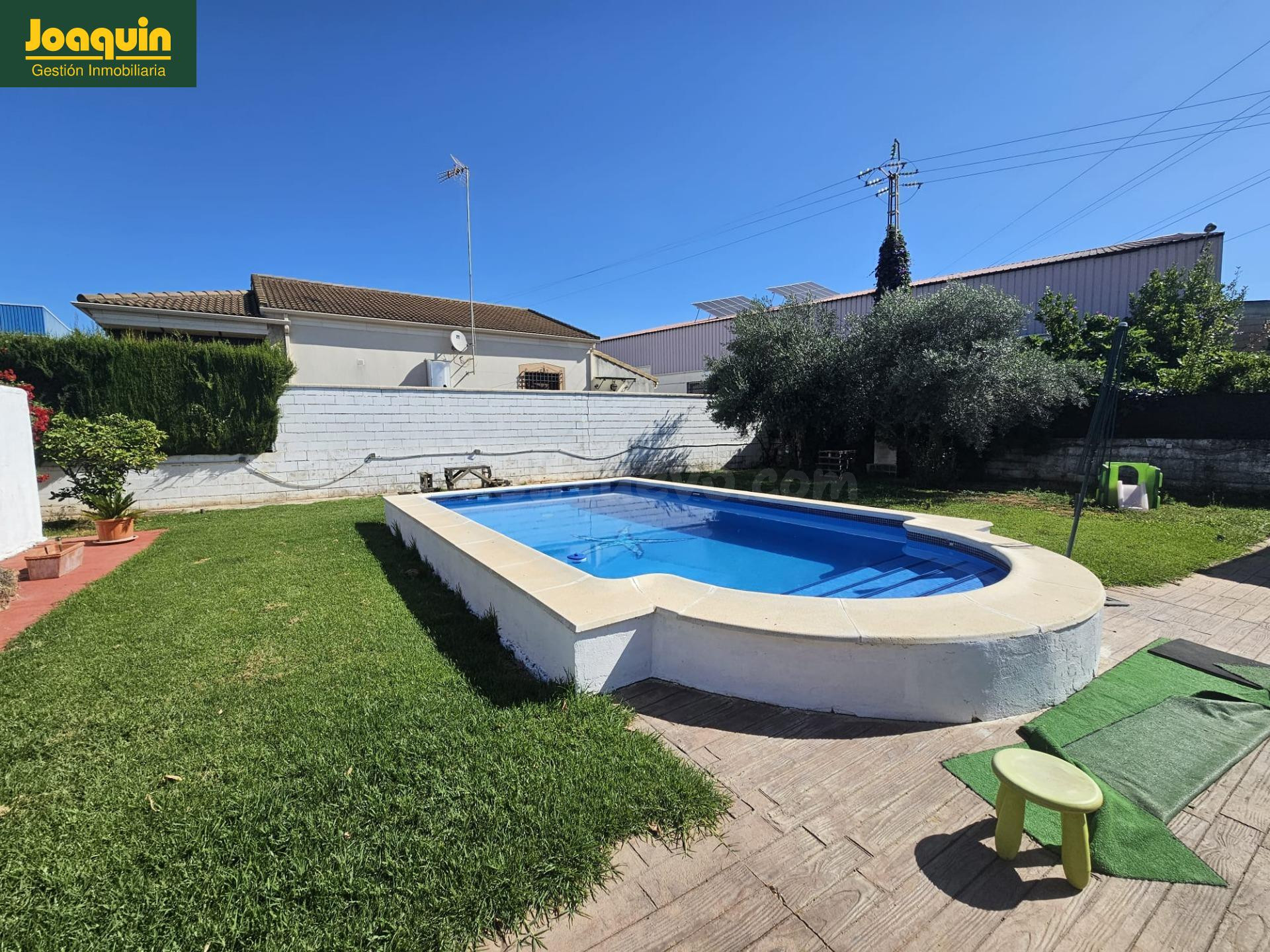 Parcela en Las Quemadillas con piscina