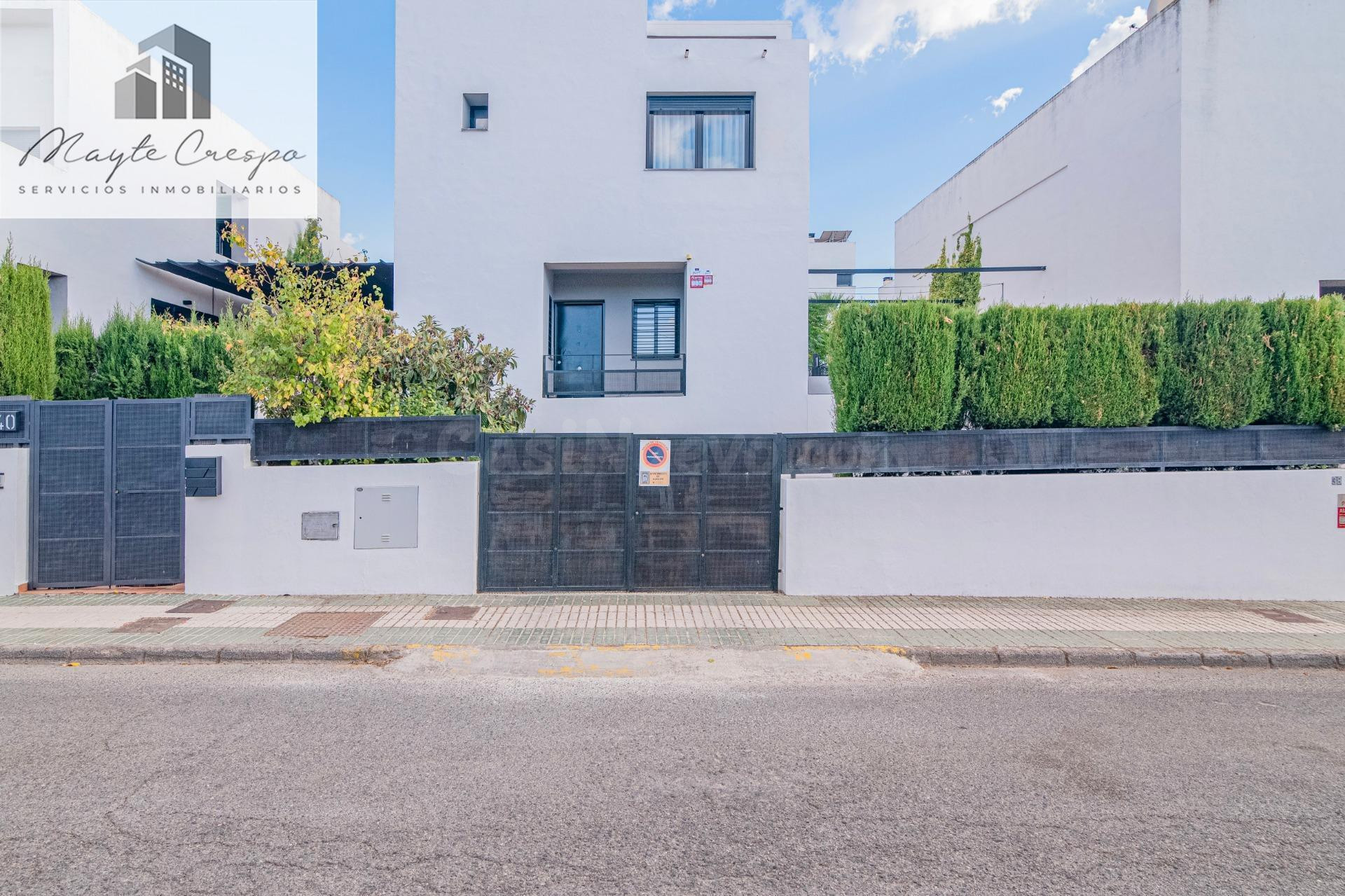 CHALET EN LOMA VERDE