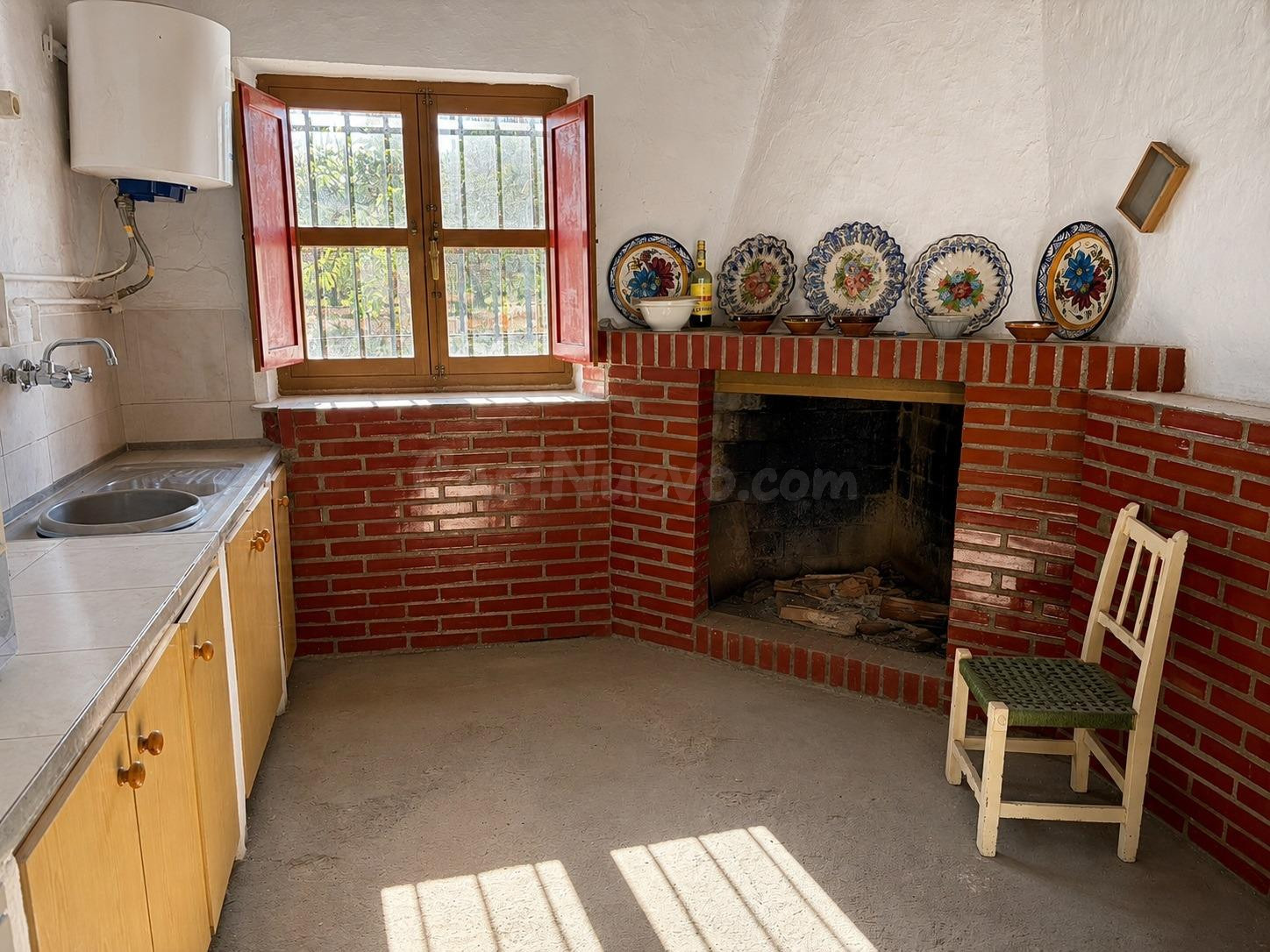 TABERNAS Finca Rústica con Cortijo de 170 m2 const. y 6 Hectáreas de Terreno