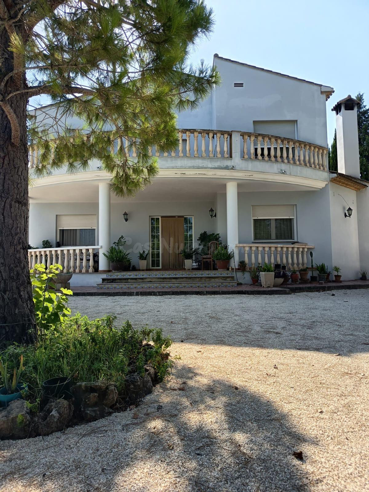 CHALET A POCOS MINUTOS DEL PUEBLO