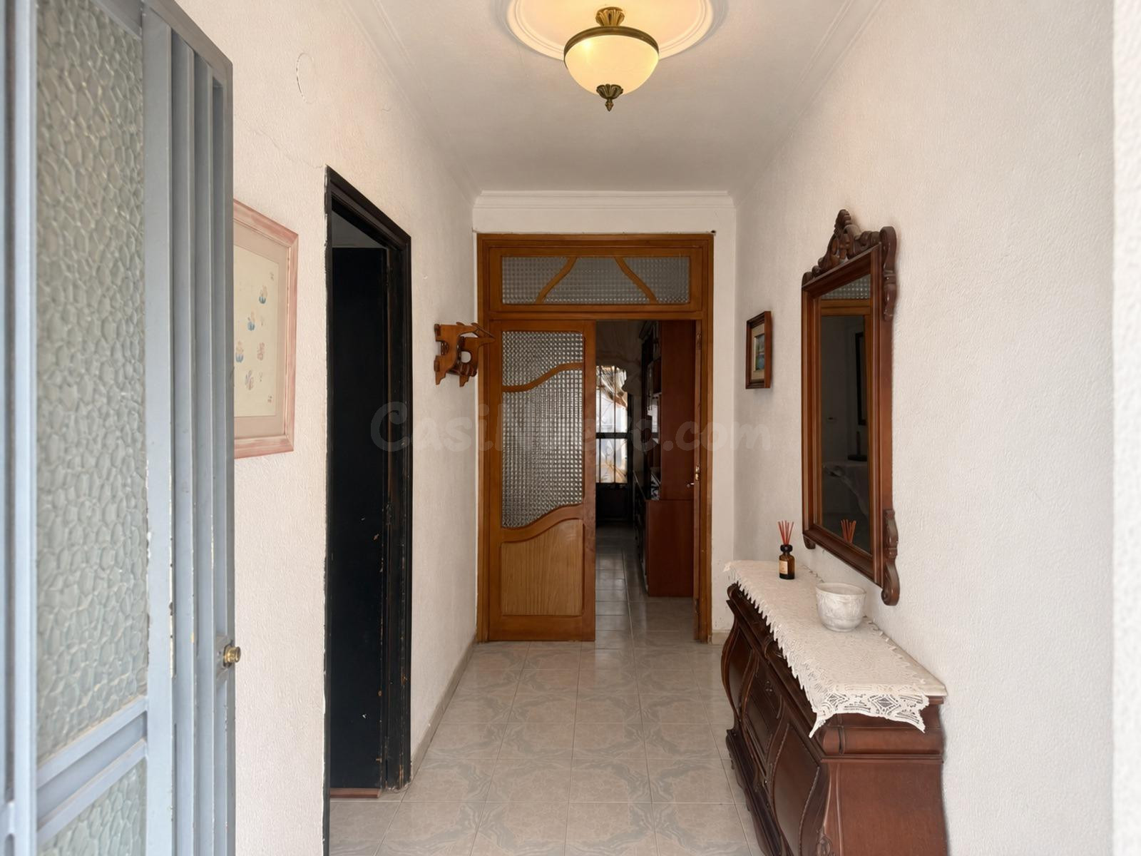 Casa con garaje doble y terraza en Albaida