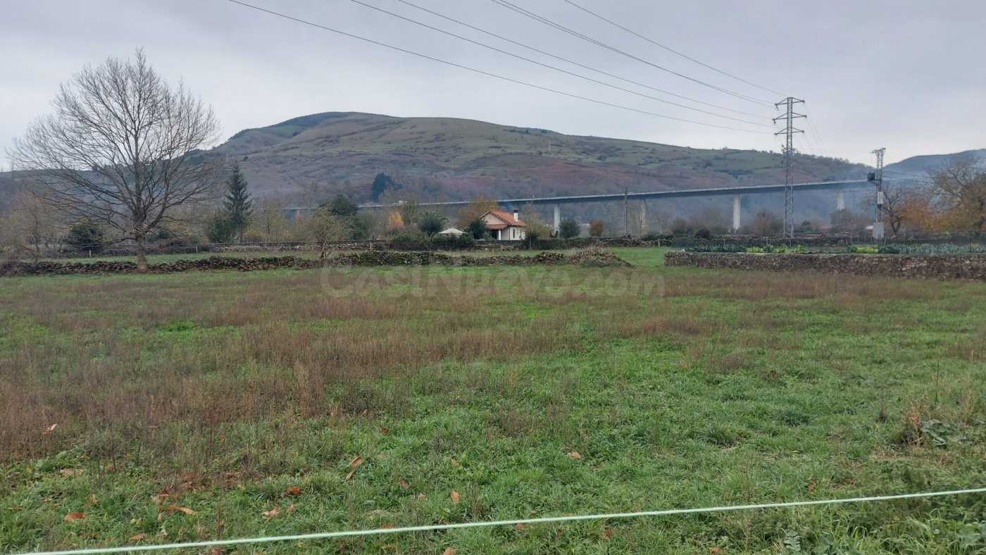 Finca urbana en venta en Arenas de Iguña