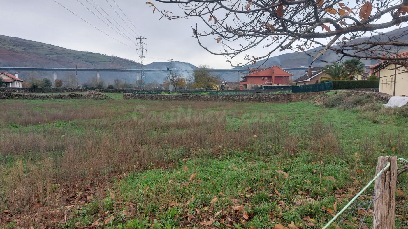 Finca urbana en venta en Arenas de Iguña - foto 2
