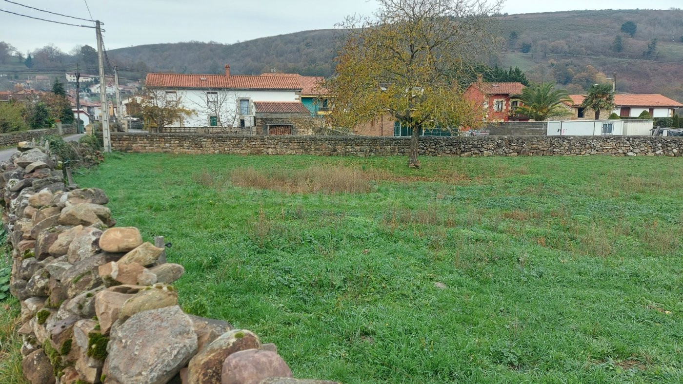 Finca urbana en venta en Arenas de Iguña - foto 2
