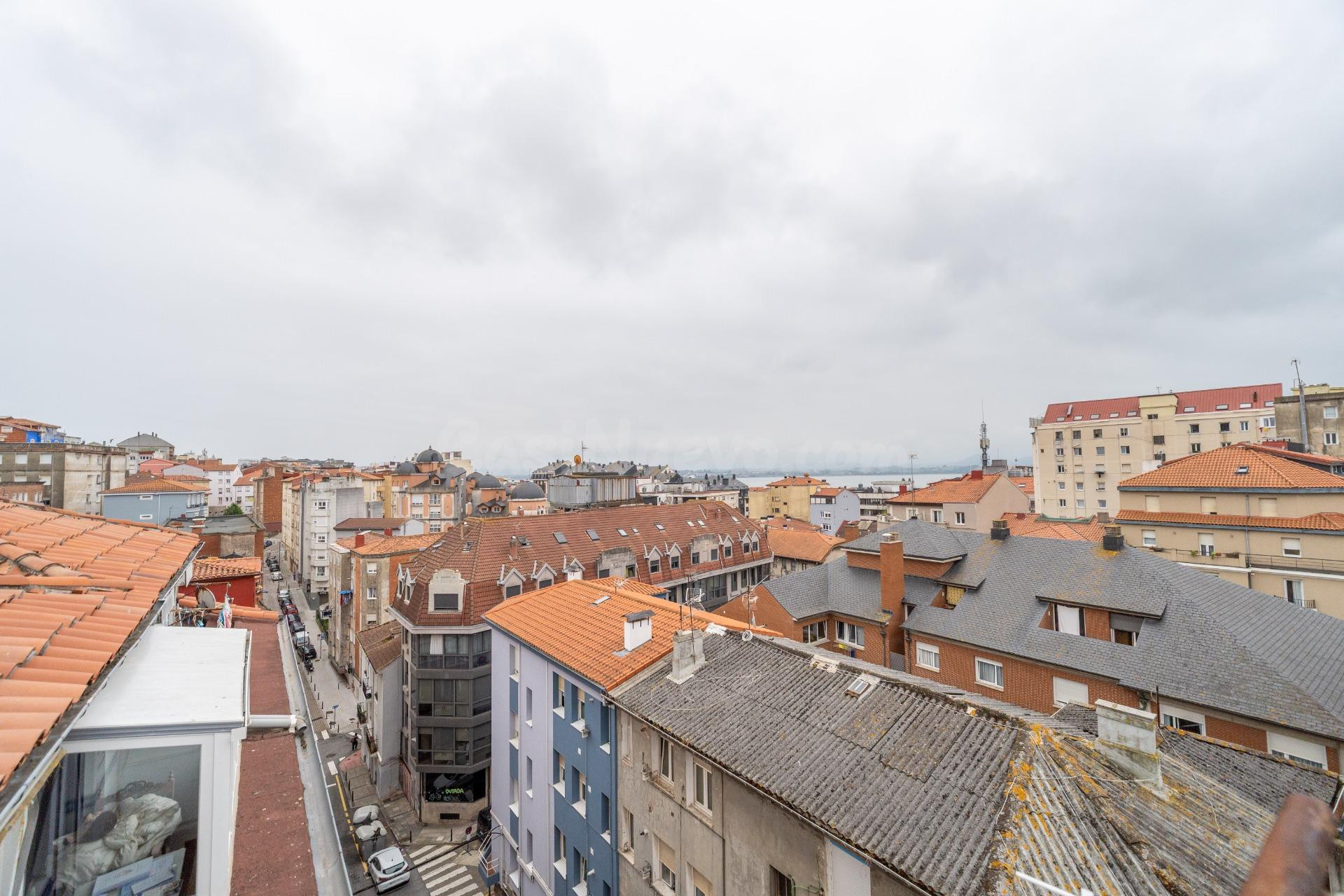 Ático en centro Santander con vistas bahía - foto 3