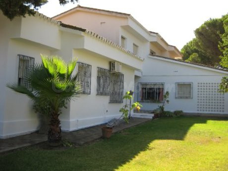 Chalet 8 habitaciones 420m² en alquiler - Avenida Andalucia