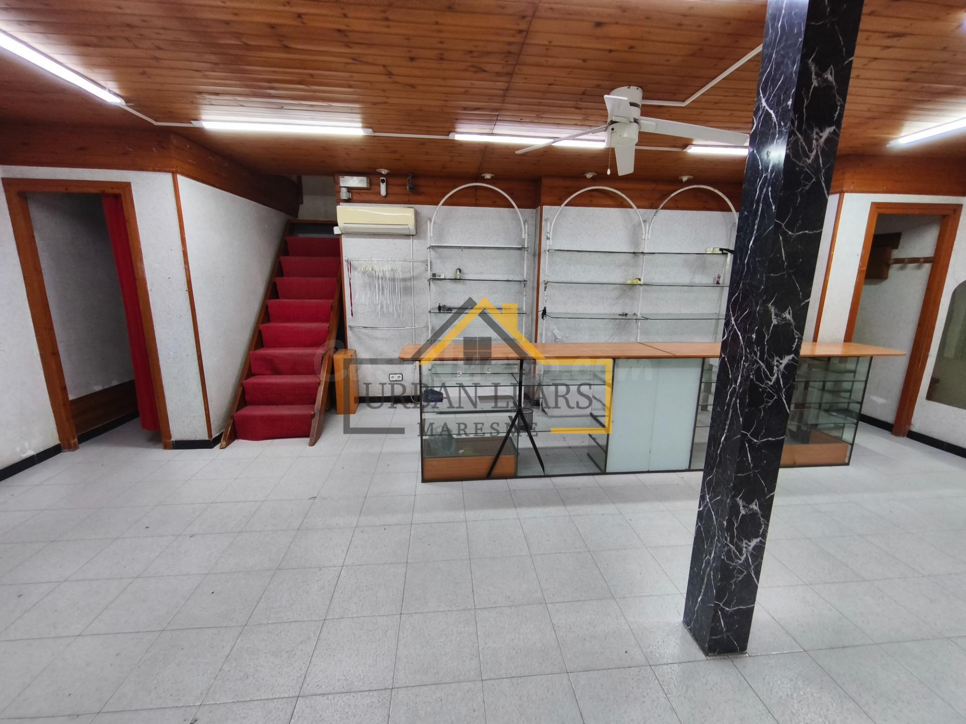 Oportunidad Única: Local Comercial en el Corazón de Rubí por Solo €85,000
