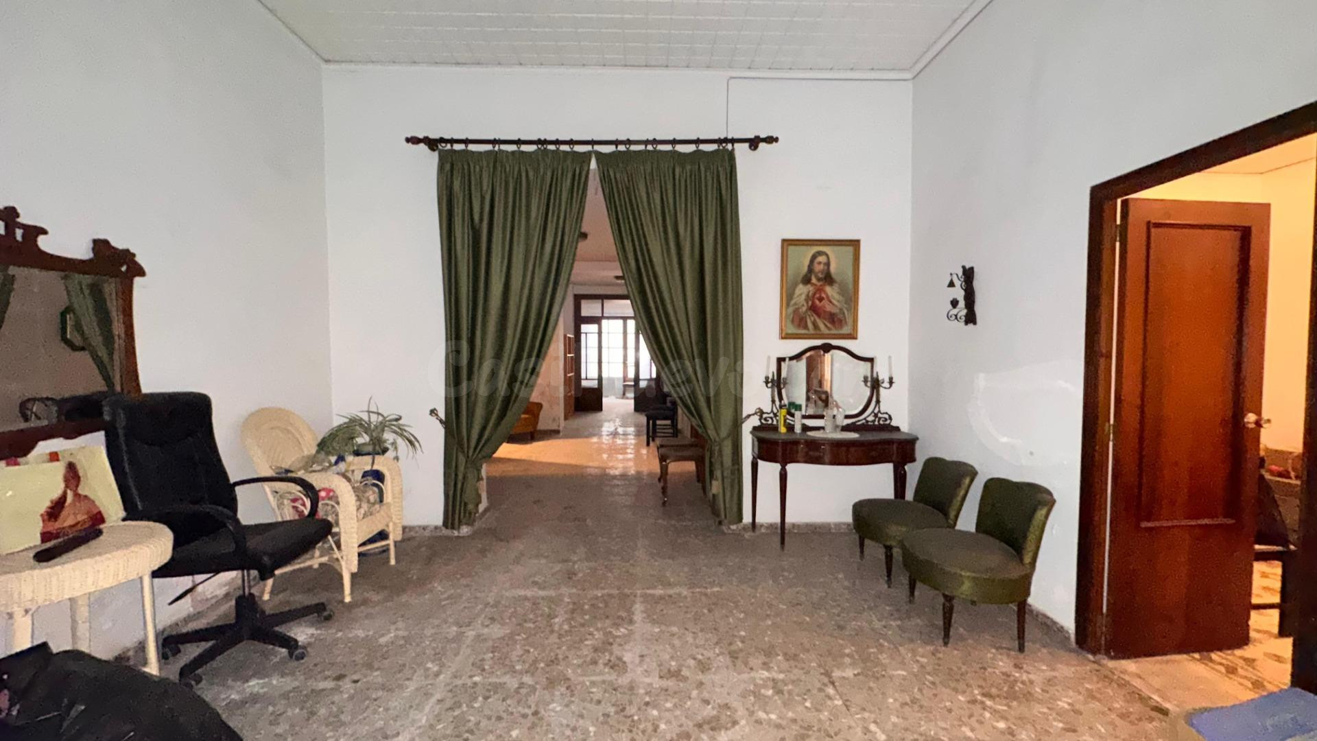 CASA PARA REFORMAR DE 625 M2 EN EL CORAZÓN DE CASTELLÓ